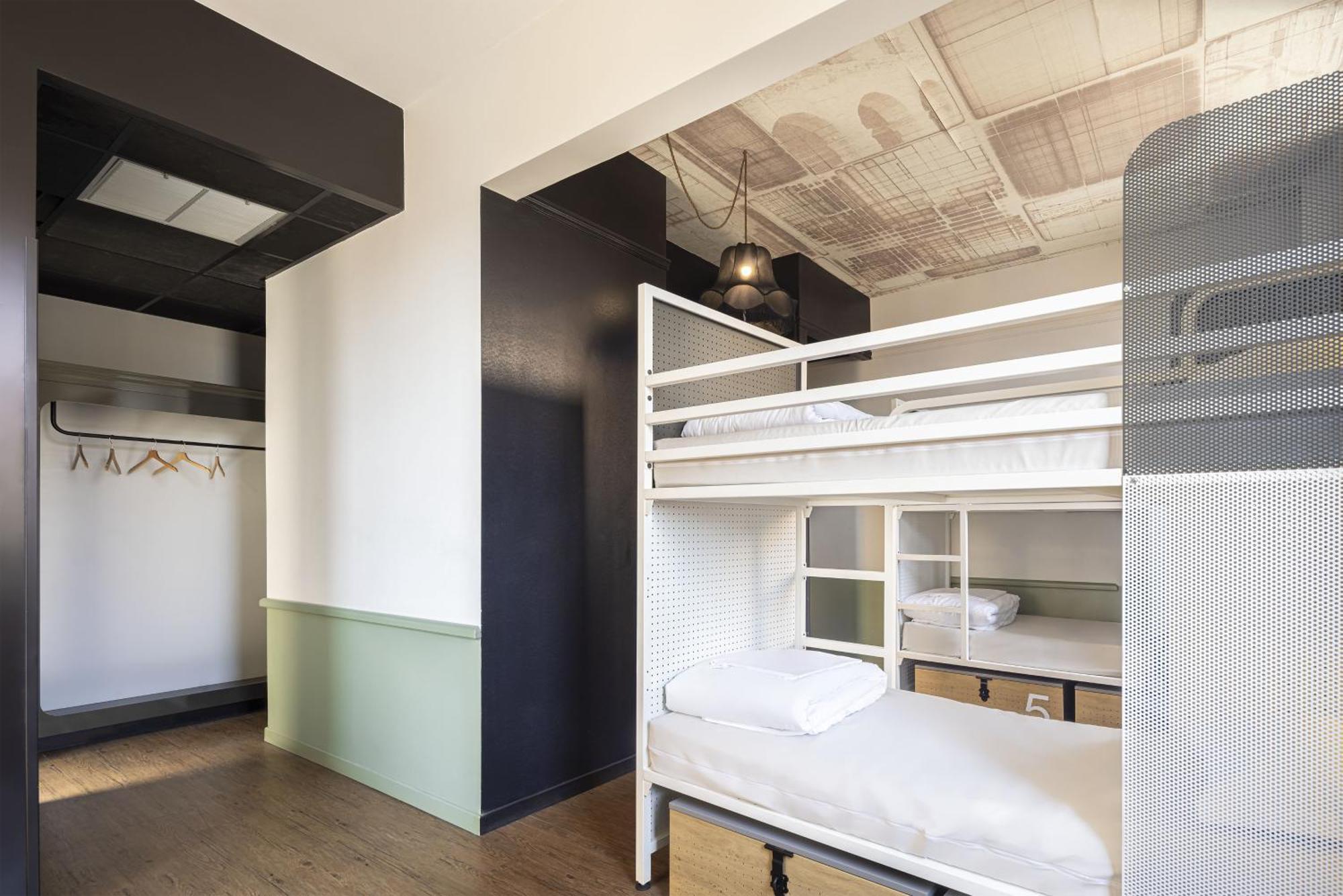 Bed 6-Bed Mixed Dormitory Room