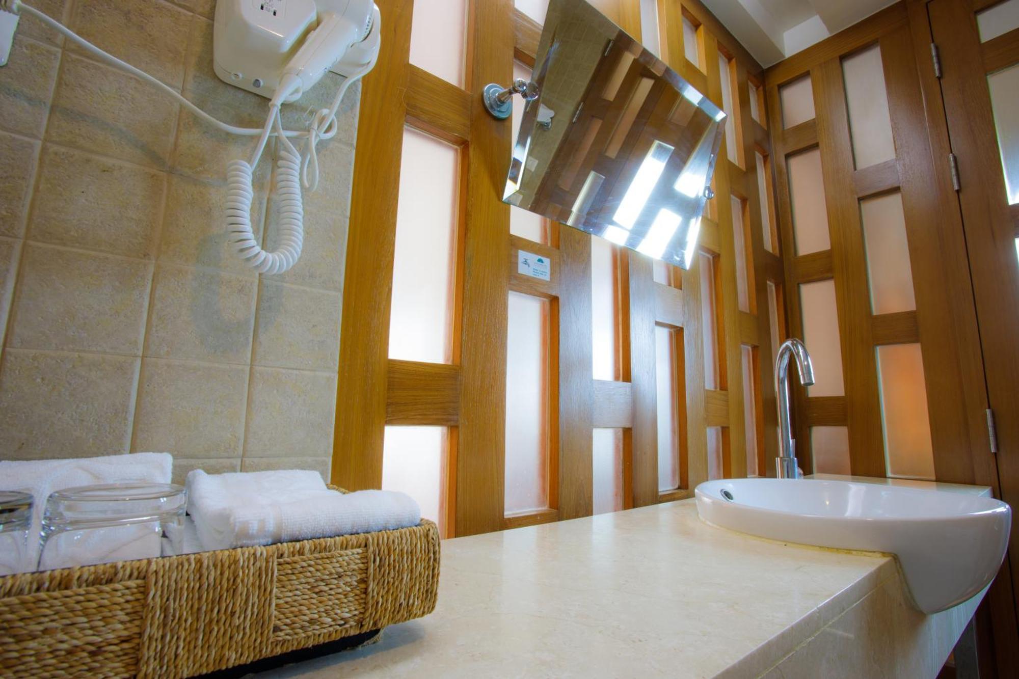 Premier Twin Room Paradise Wing