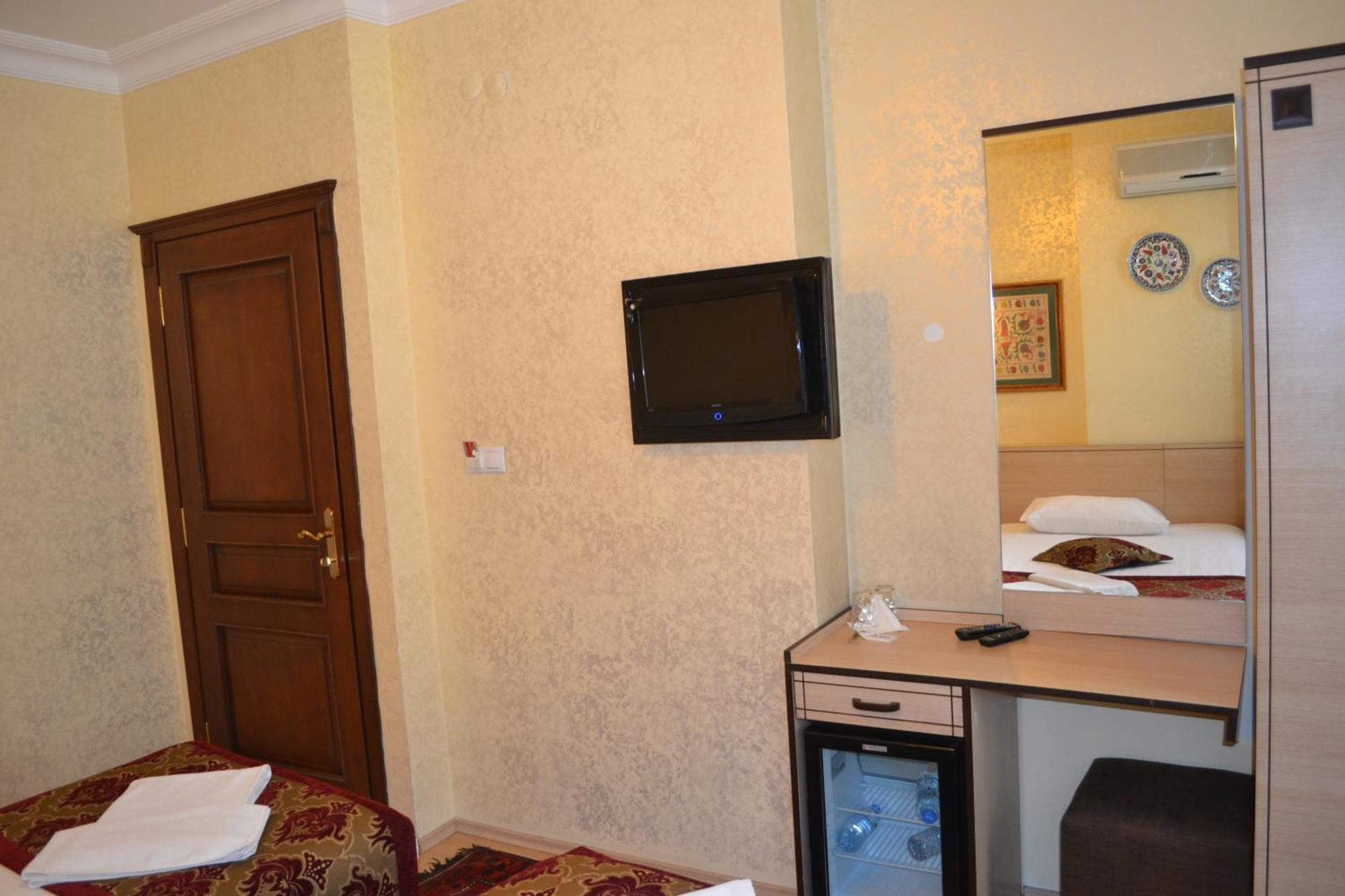 Standard Triple Room Sea View