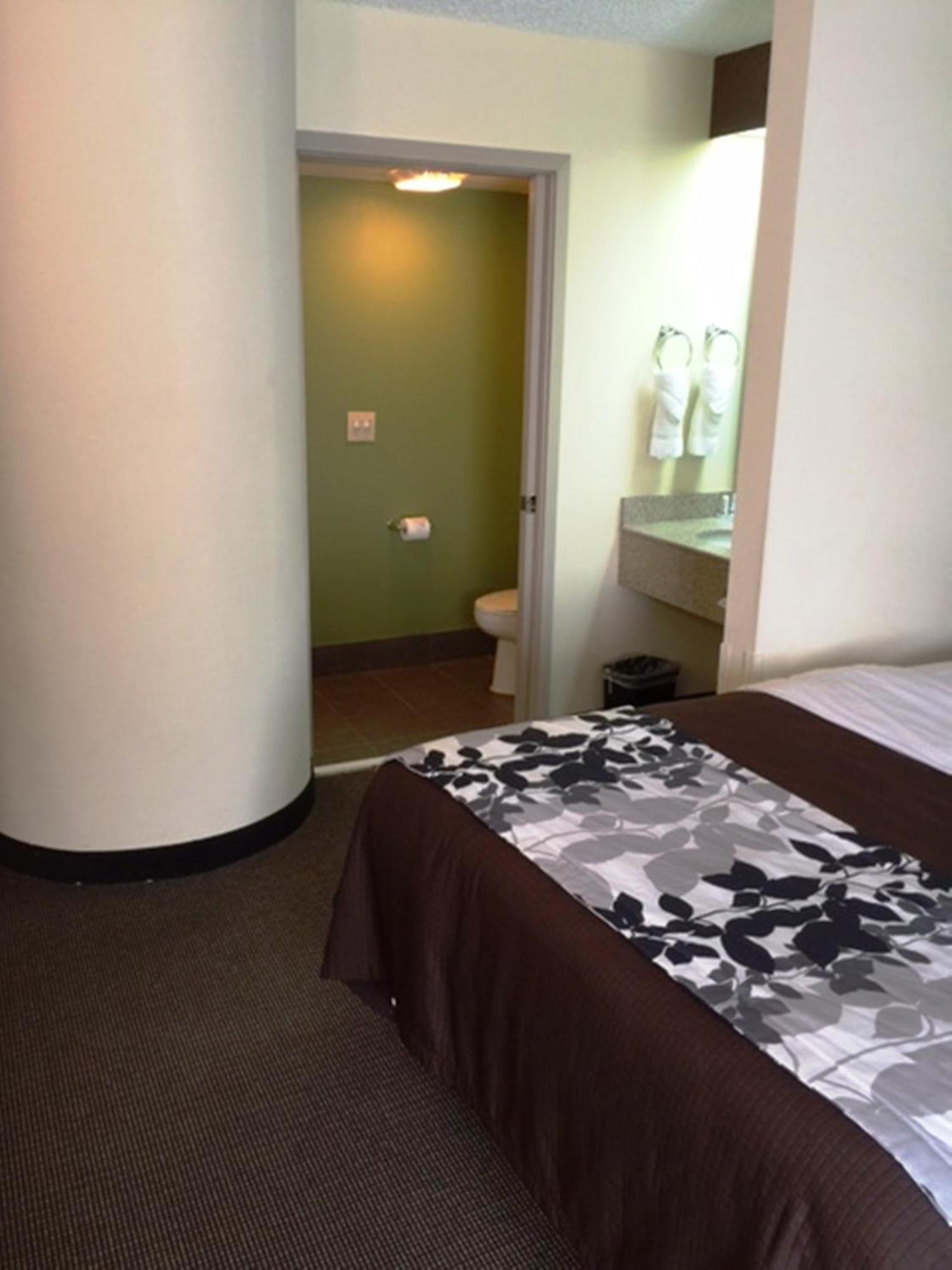 Queen Room Two Queen Beds Non-Smoking
