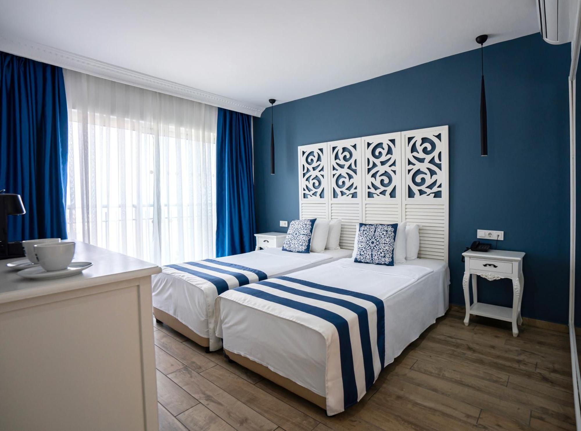 Double or Twin Room Land View