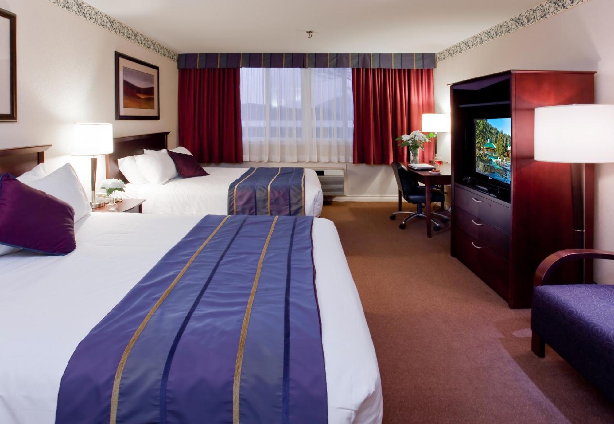 Queen Room Two Queen Beds Mountain View