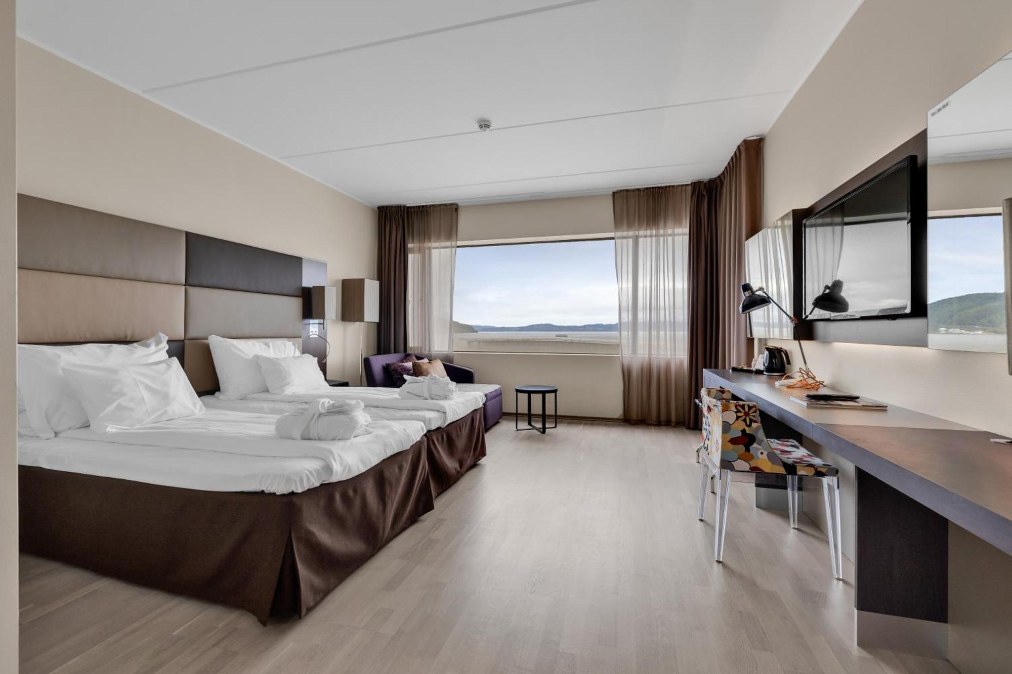 Deluxe Double or Twin Room