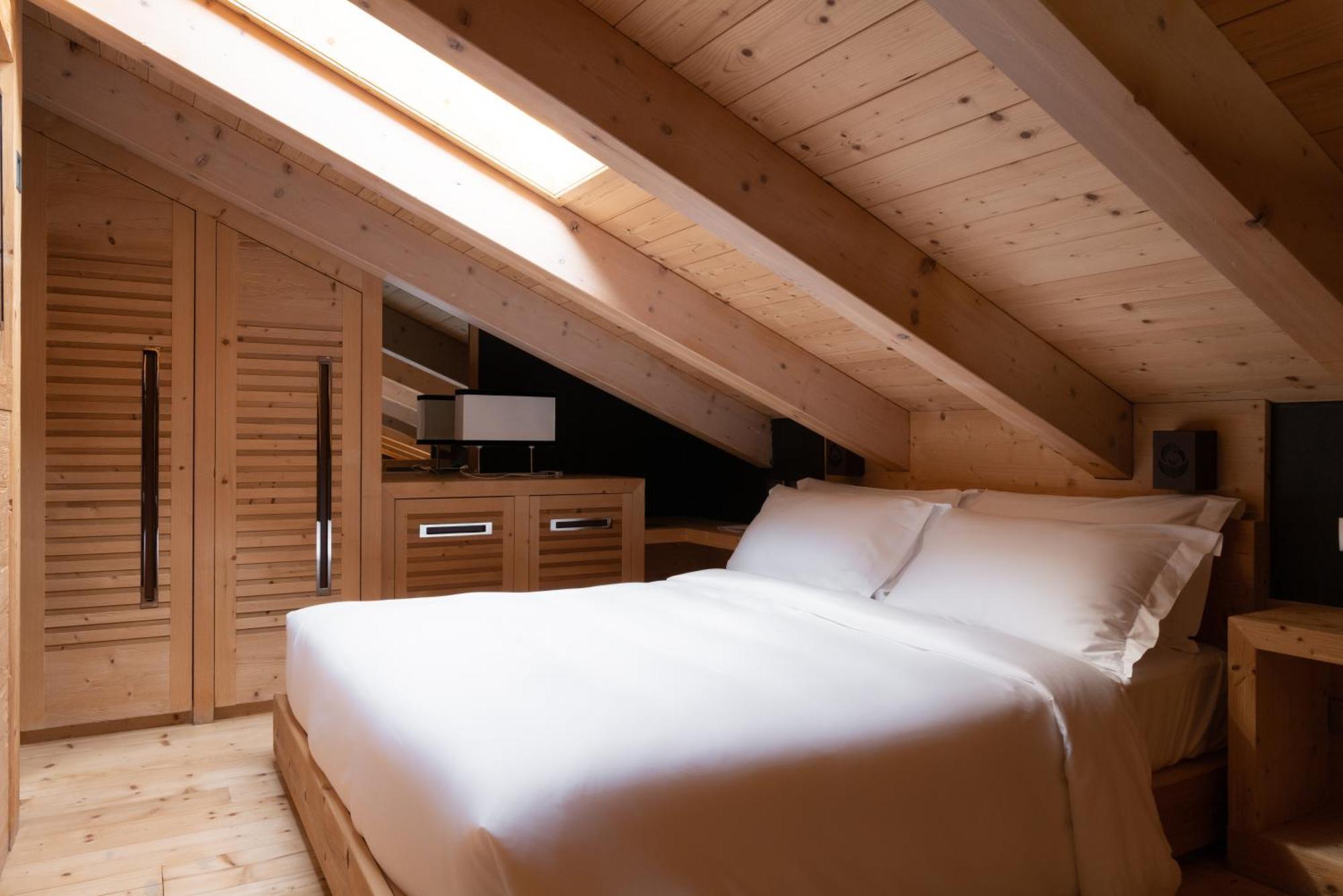 Loft Deluxe Room