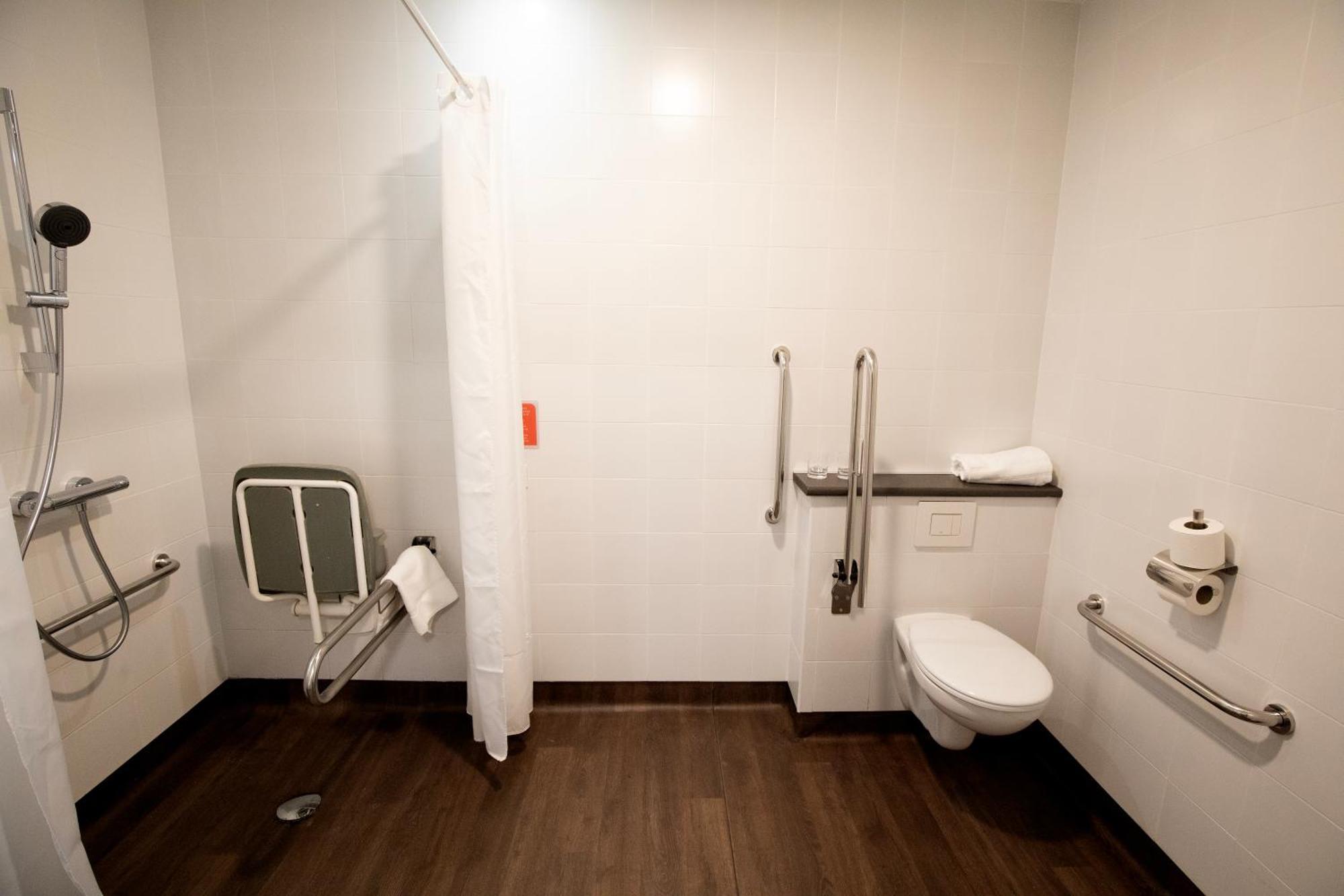 Double or Twin Room Disability Access