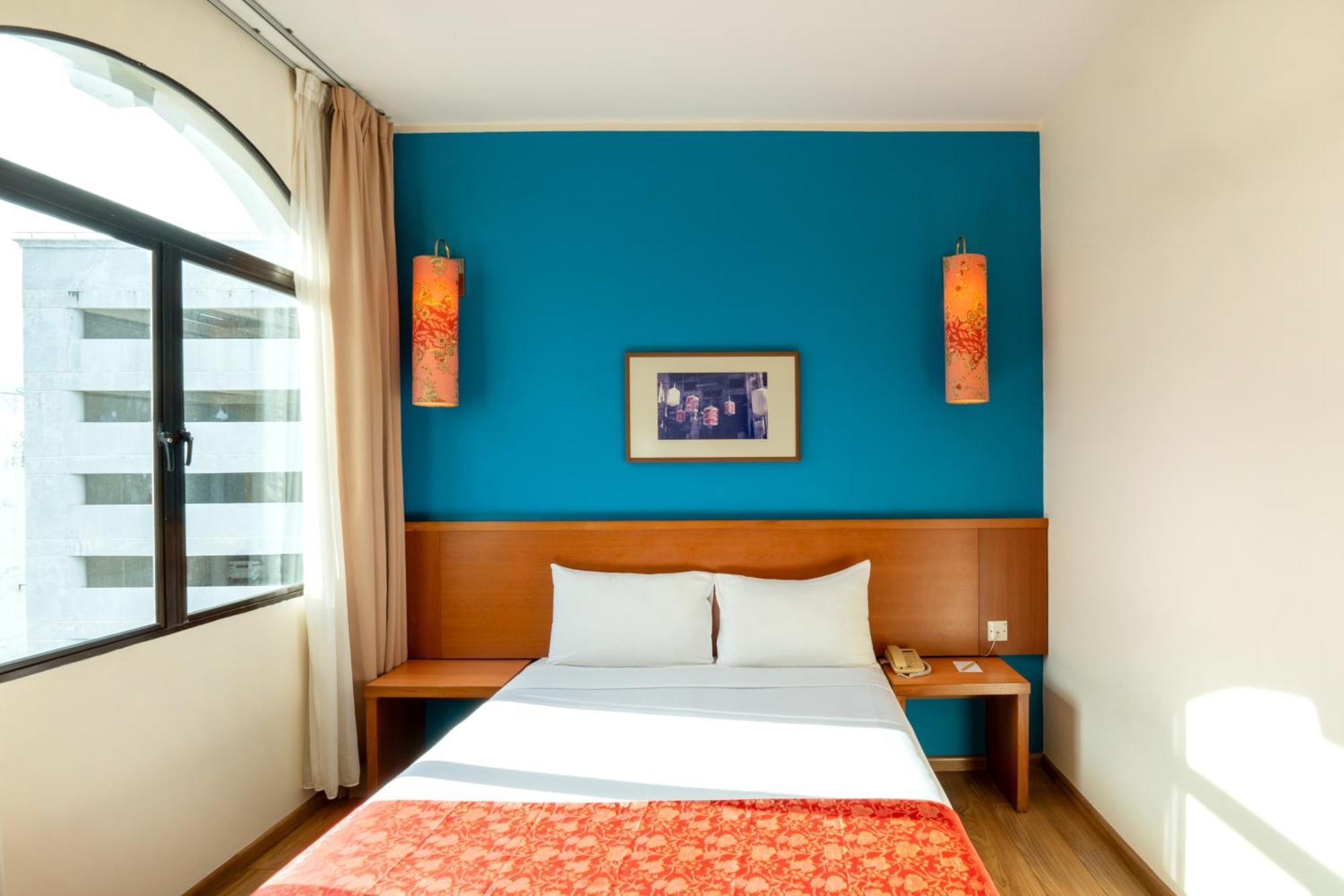 Standard Queen Room