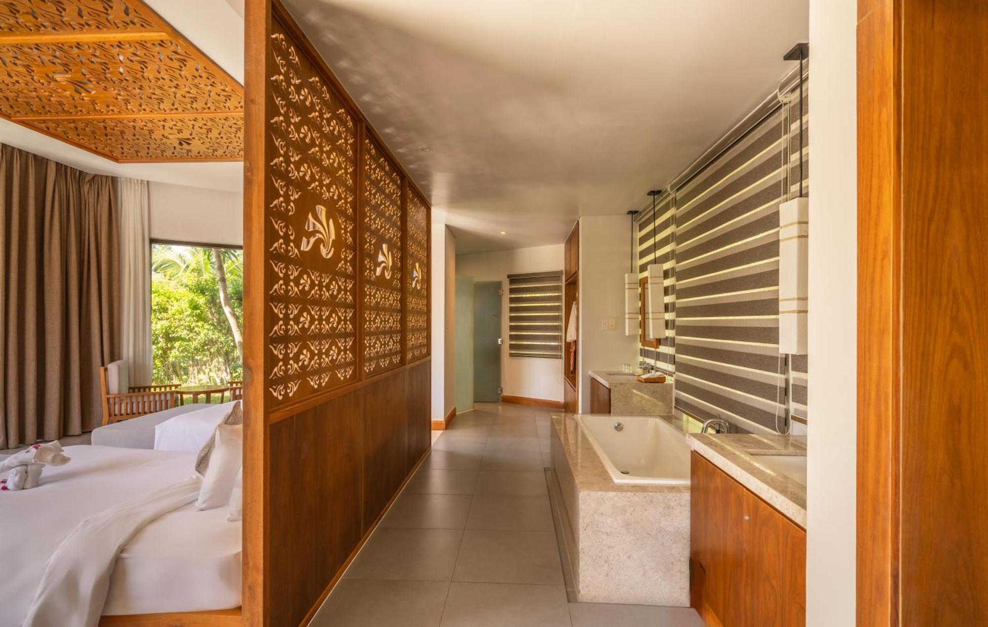 Luxury Villa Garden