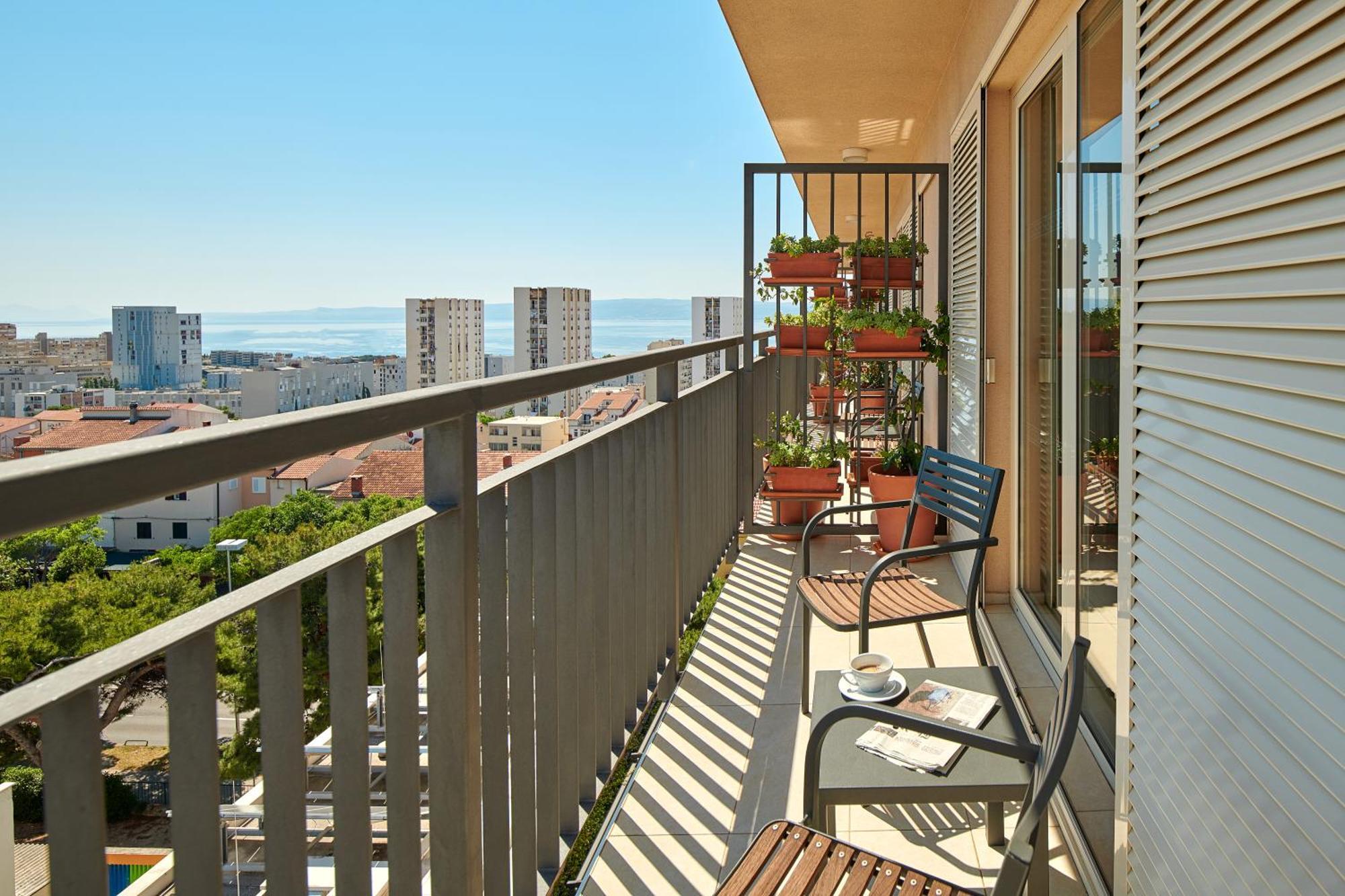 Classic Double or Twin Room Balcony City View