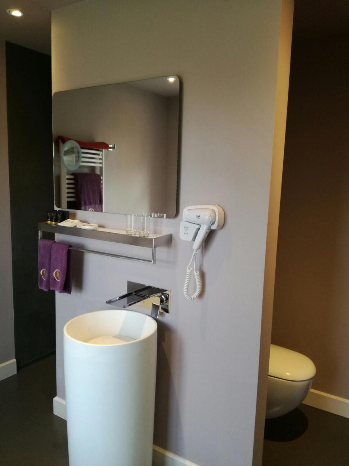 Deluxe Double Room Bath