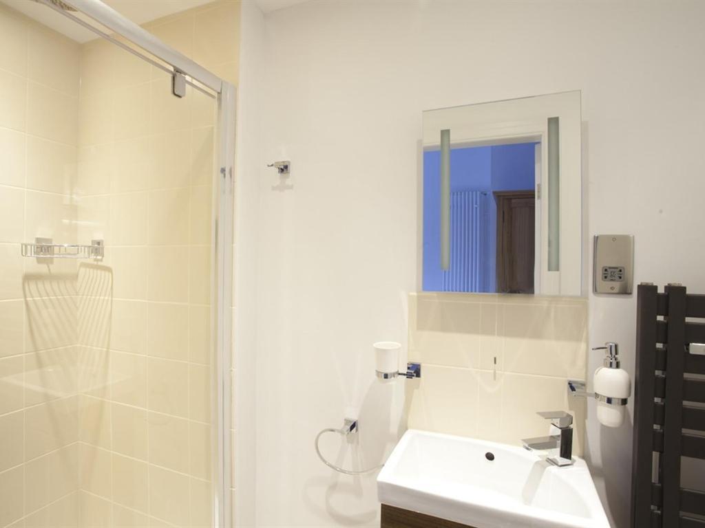Double Room Private Bathroom