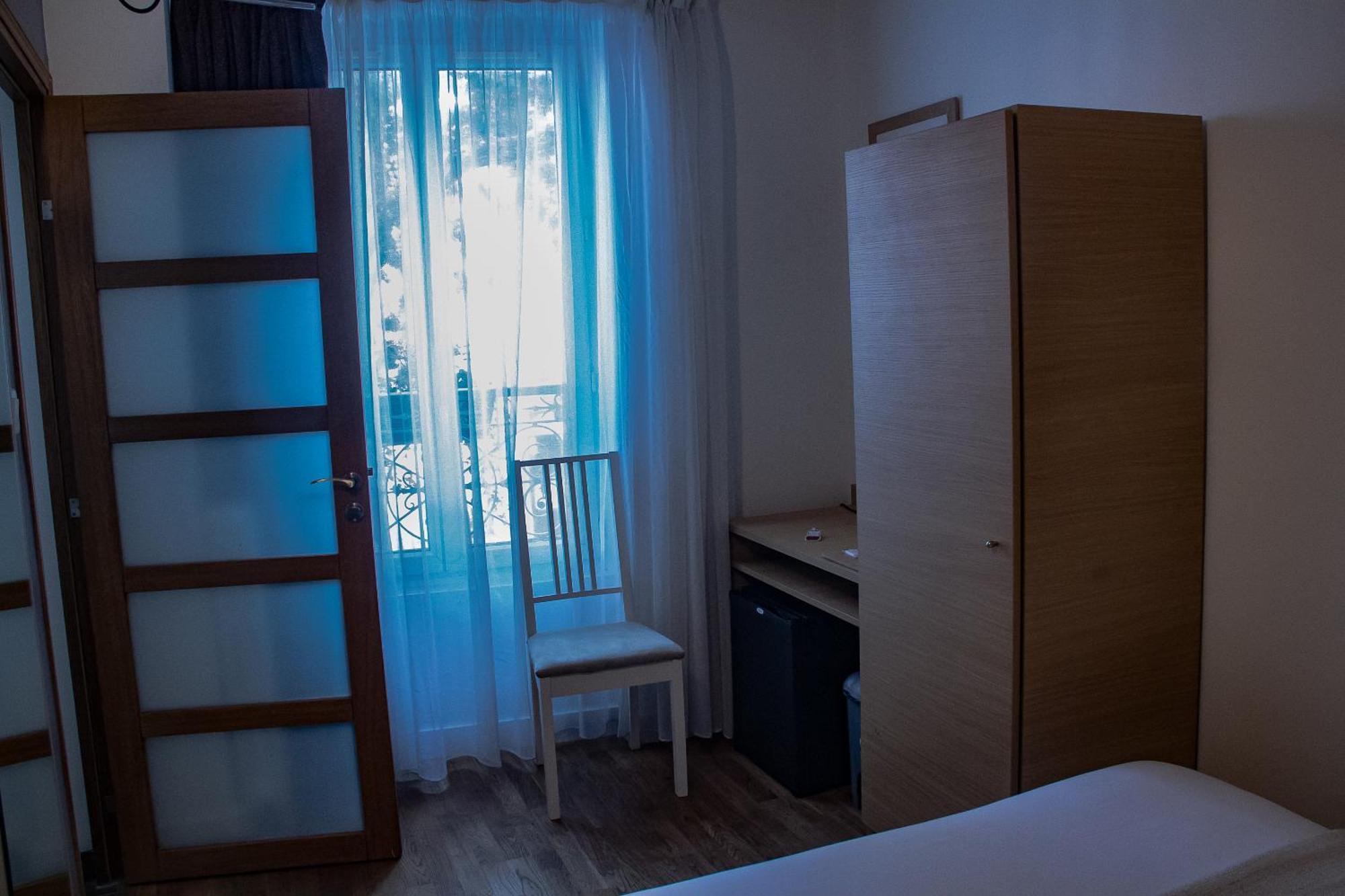 Standard Single Room Toilet