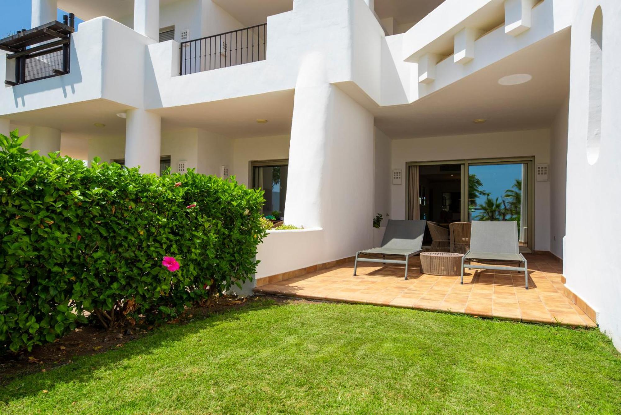 One-Bedroom Suite Partial Sea View