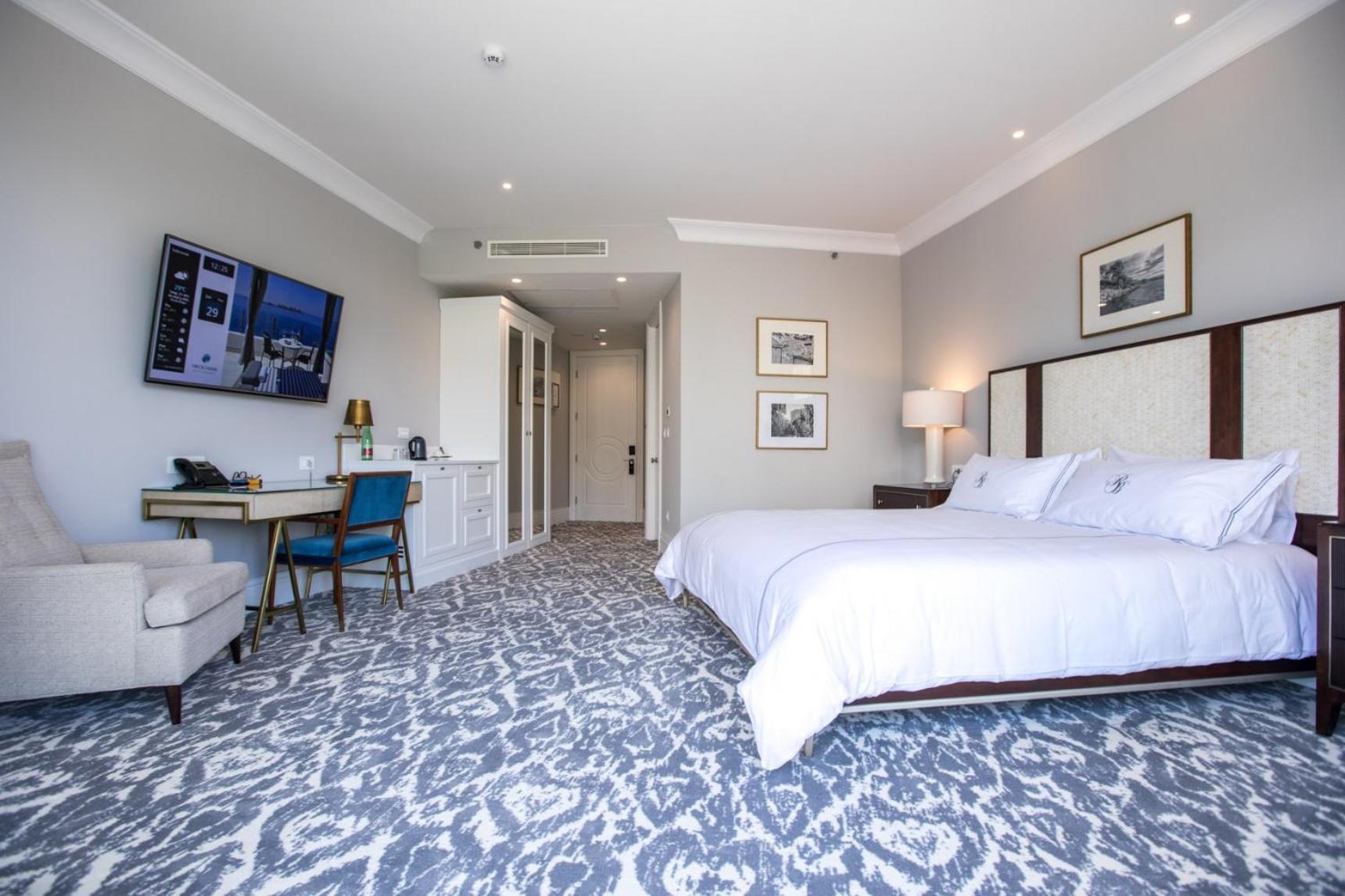Deluxe King Room Balcony Sea View