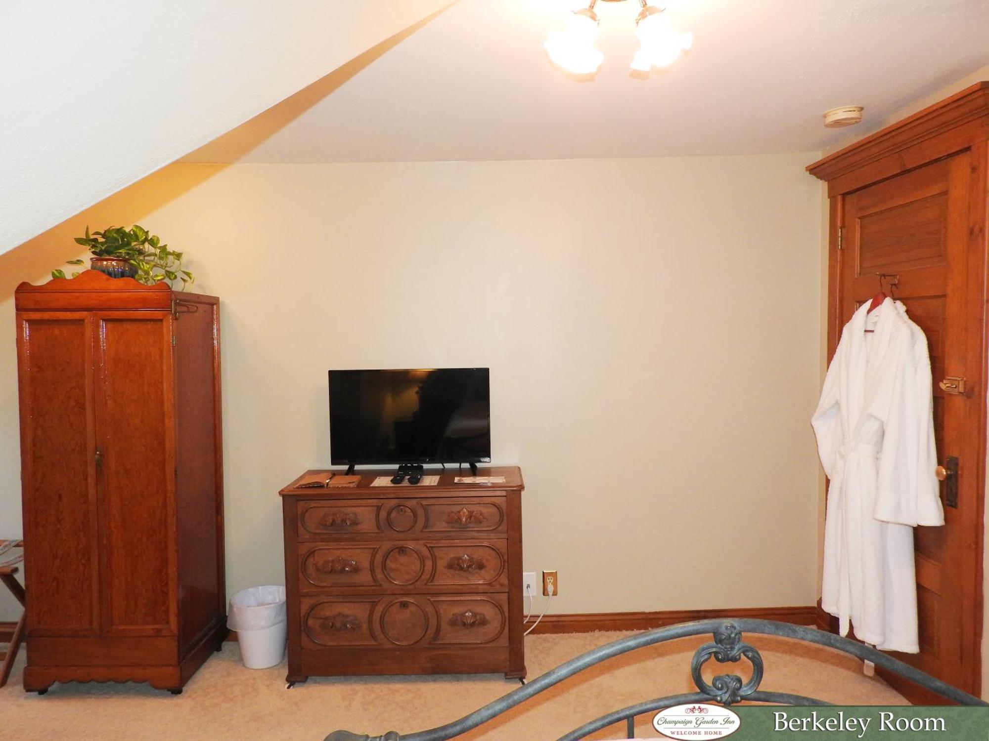 Double Room Private External Bathroom