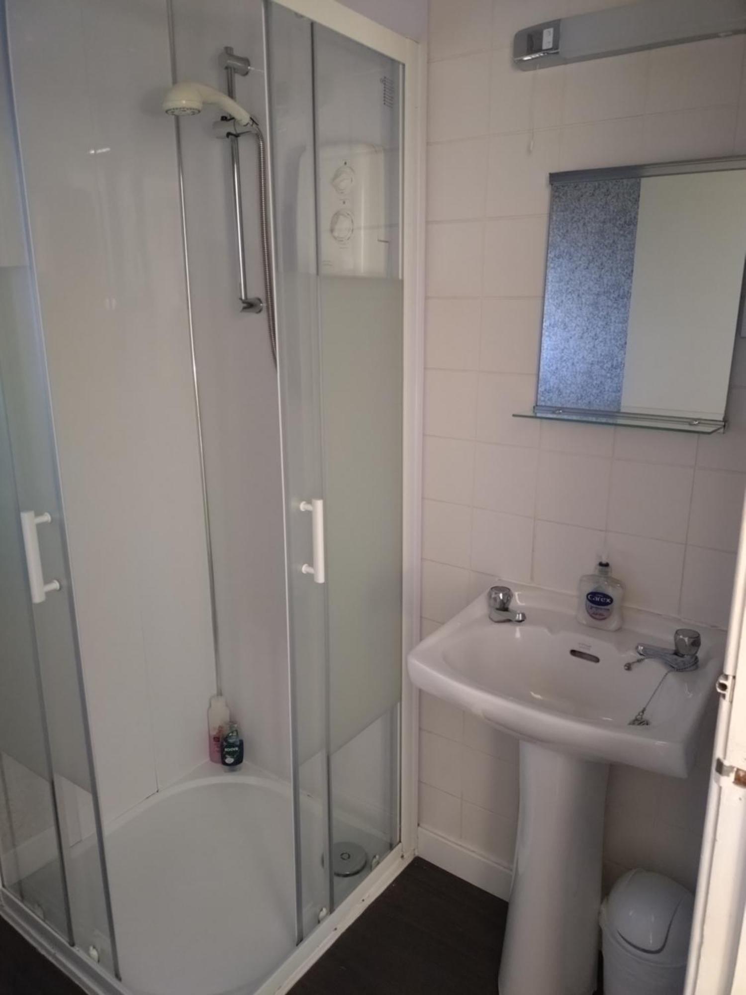 Twin Room Private Bathroom