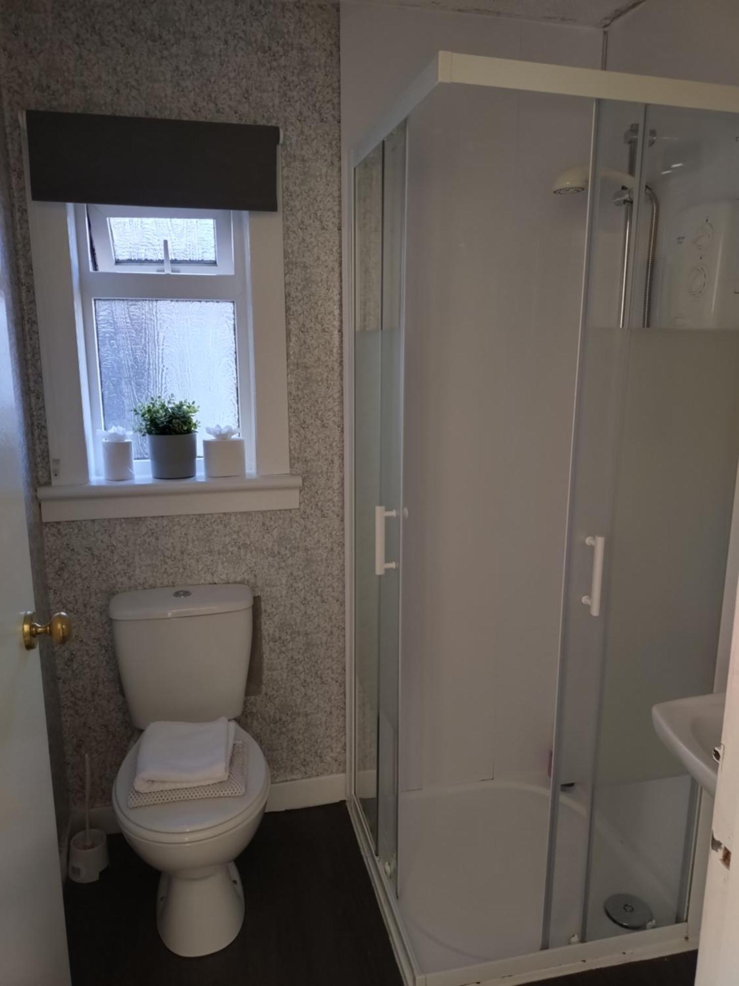 Twin Room Private Bathroom