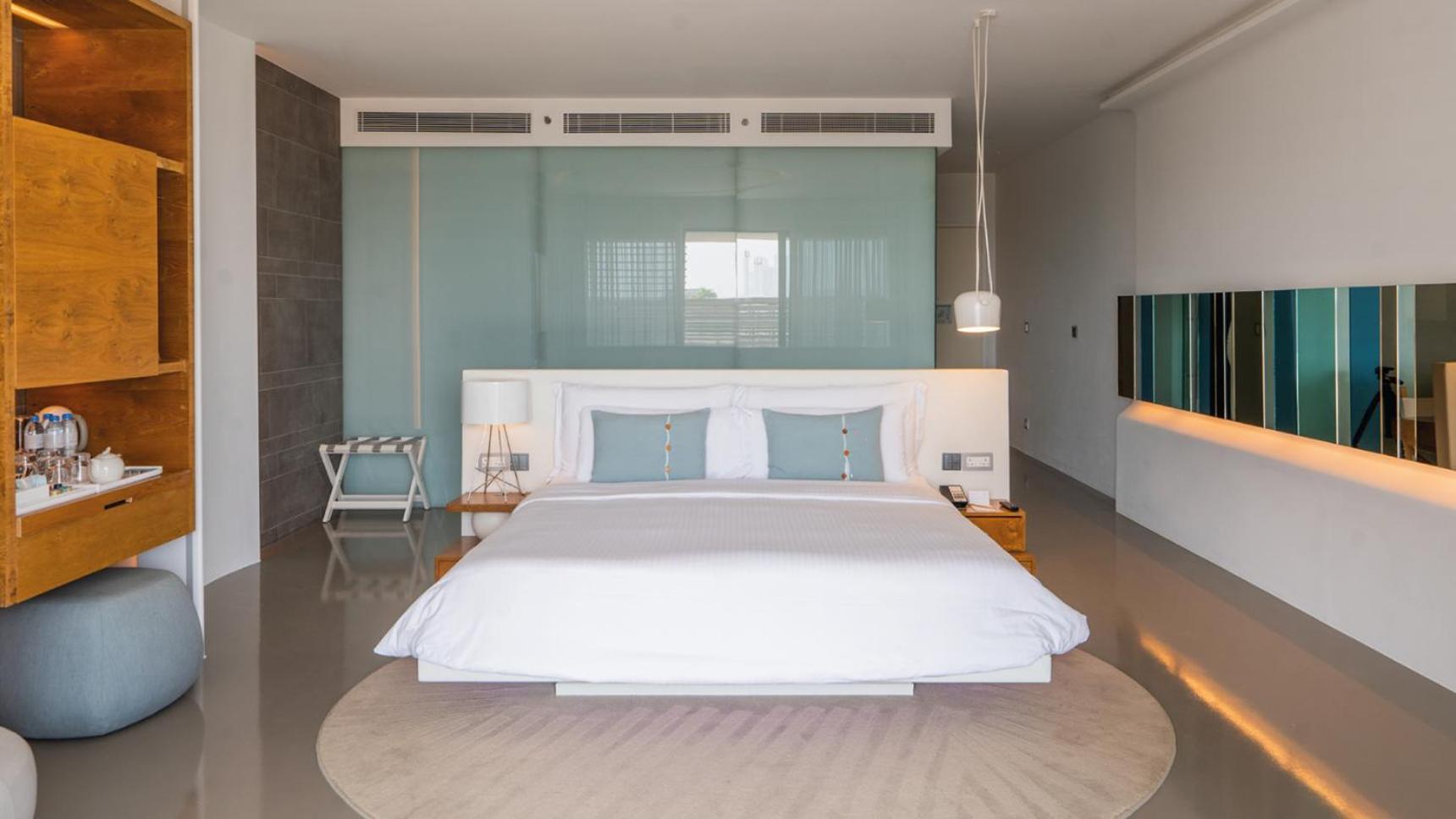 Luux Room