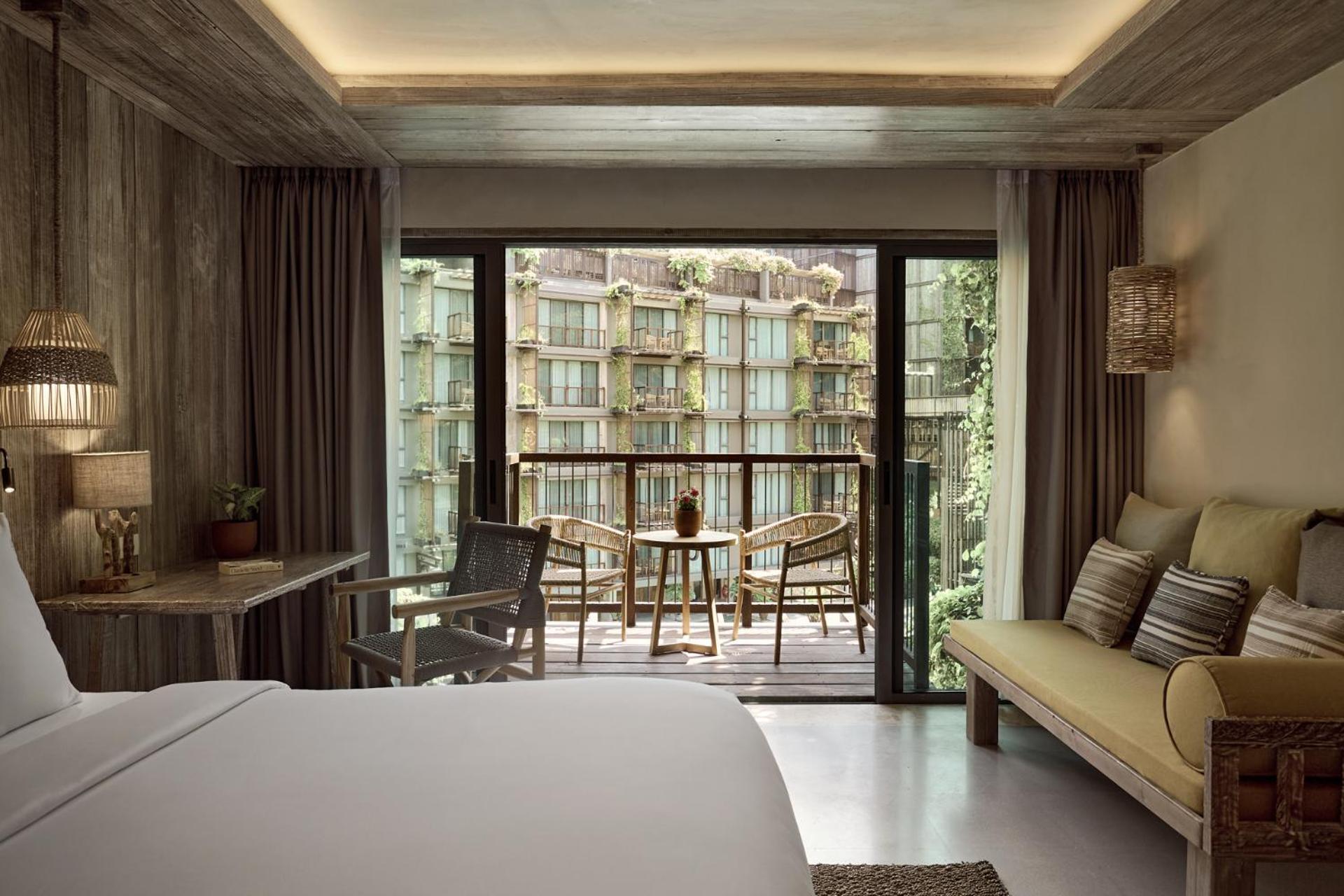 Habitación Premium con cama extragrande y vistas a la piscina