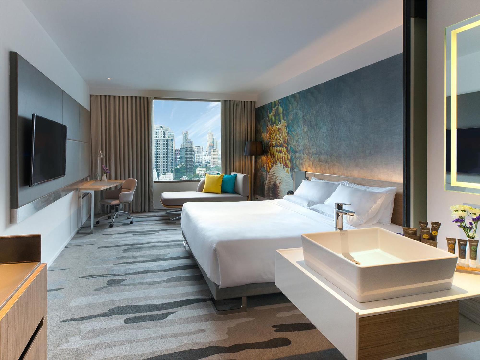 Grand Deluxe King Room Bathtub