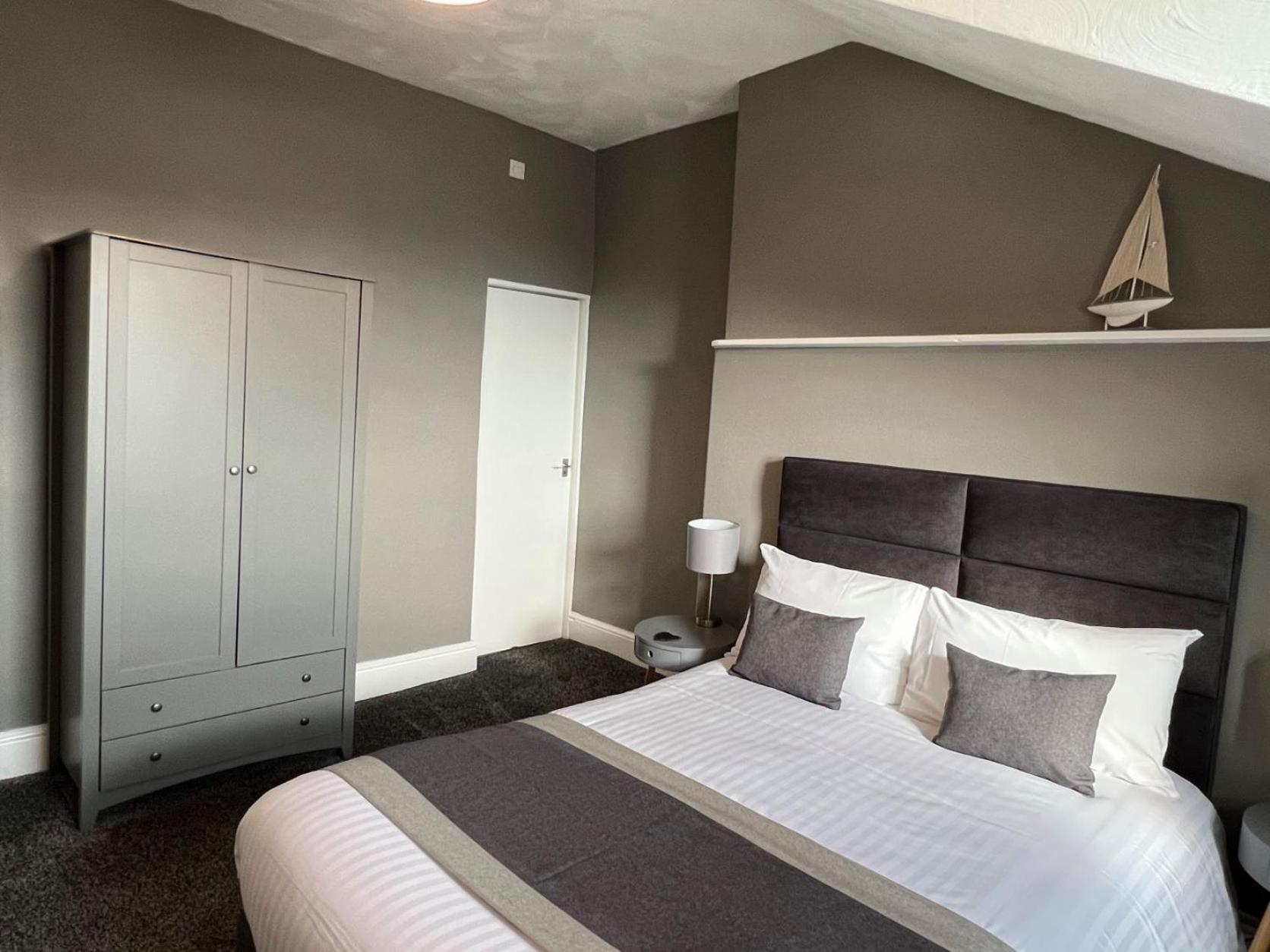Double Room Private Bathroom