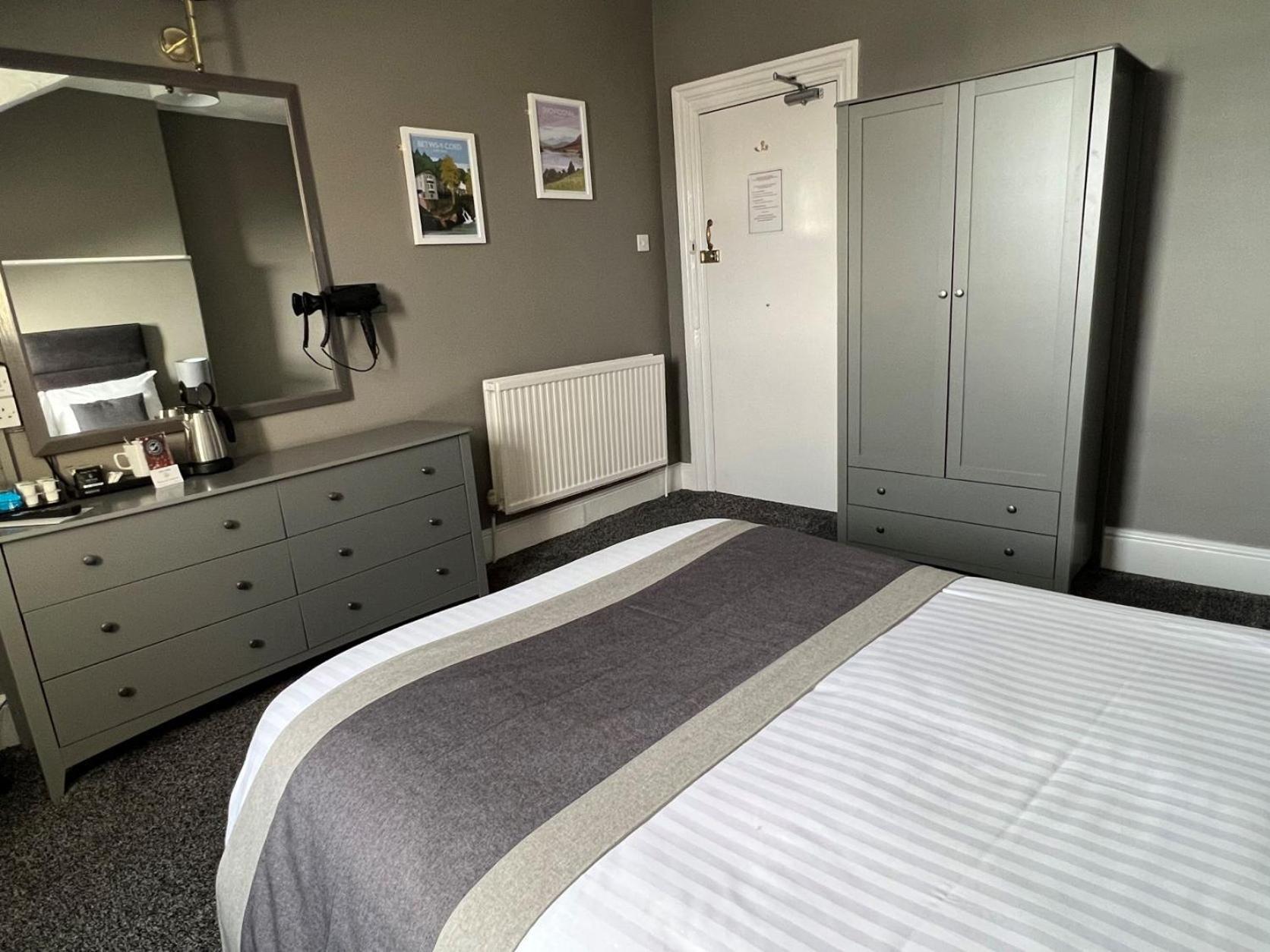 Double Room Private Bathroom