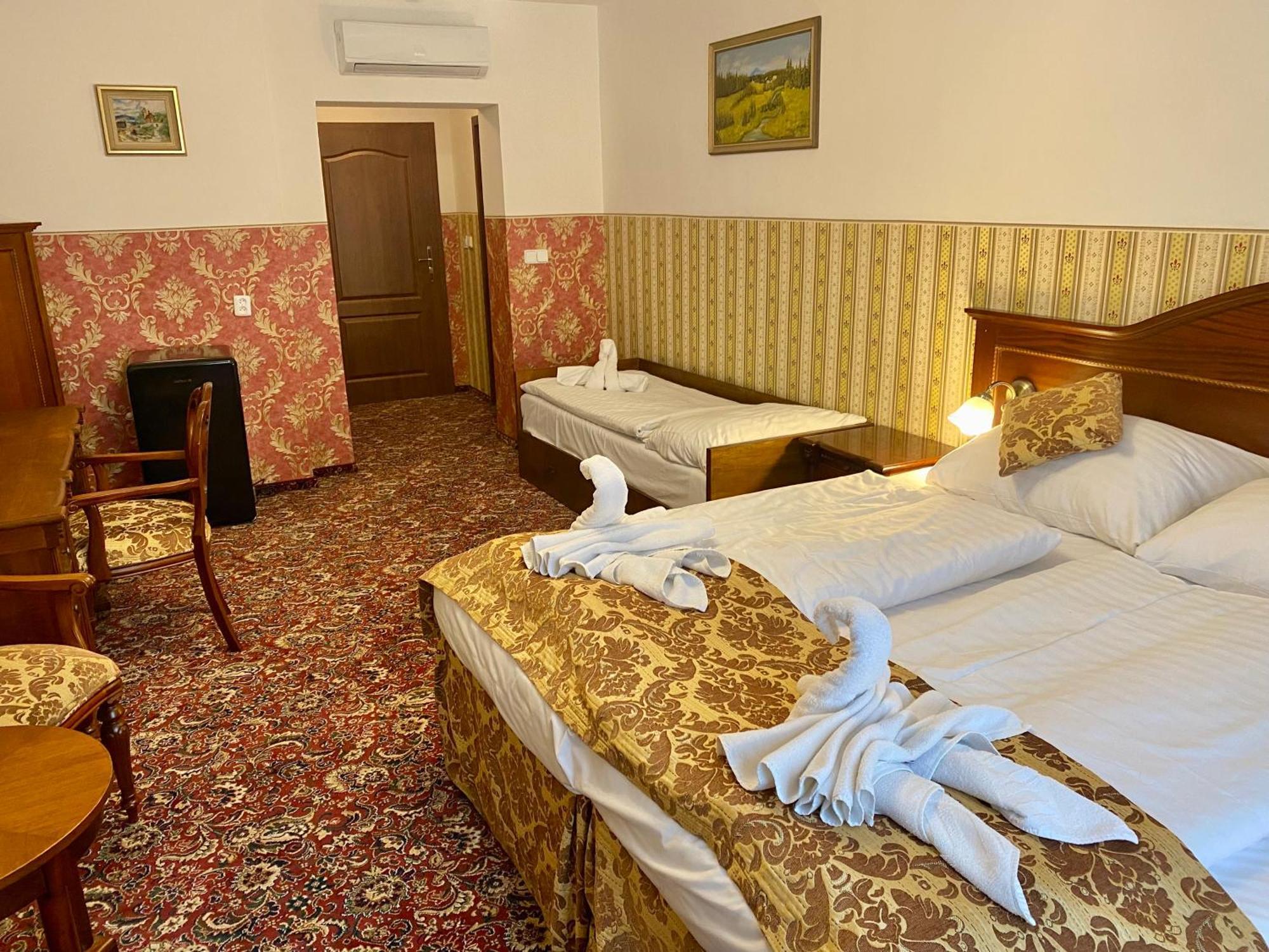 Triple Room
