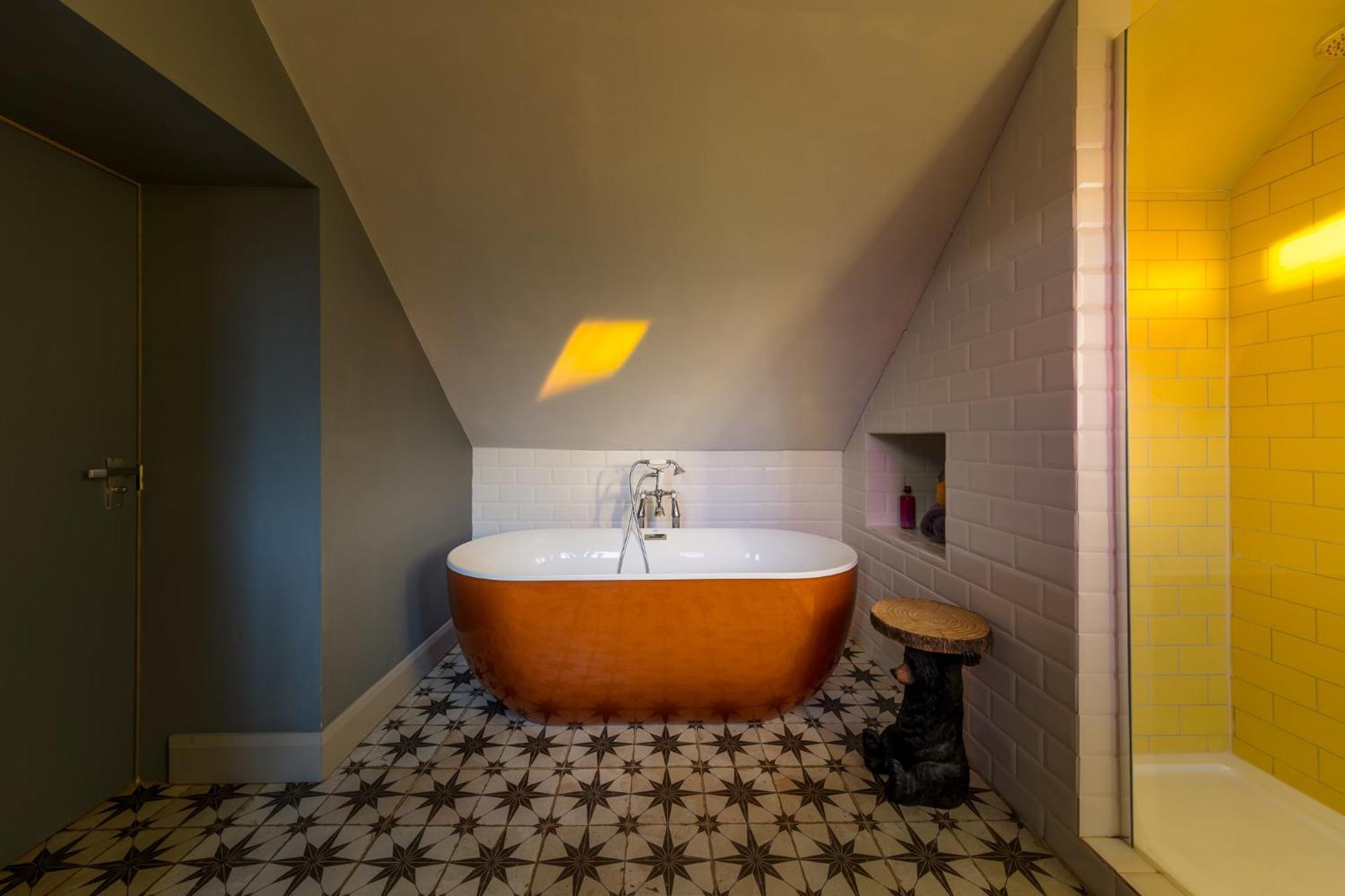 Deluxe Double Room Bath