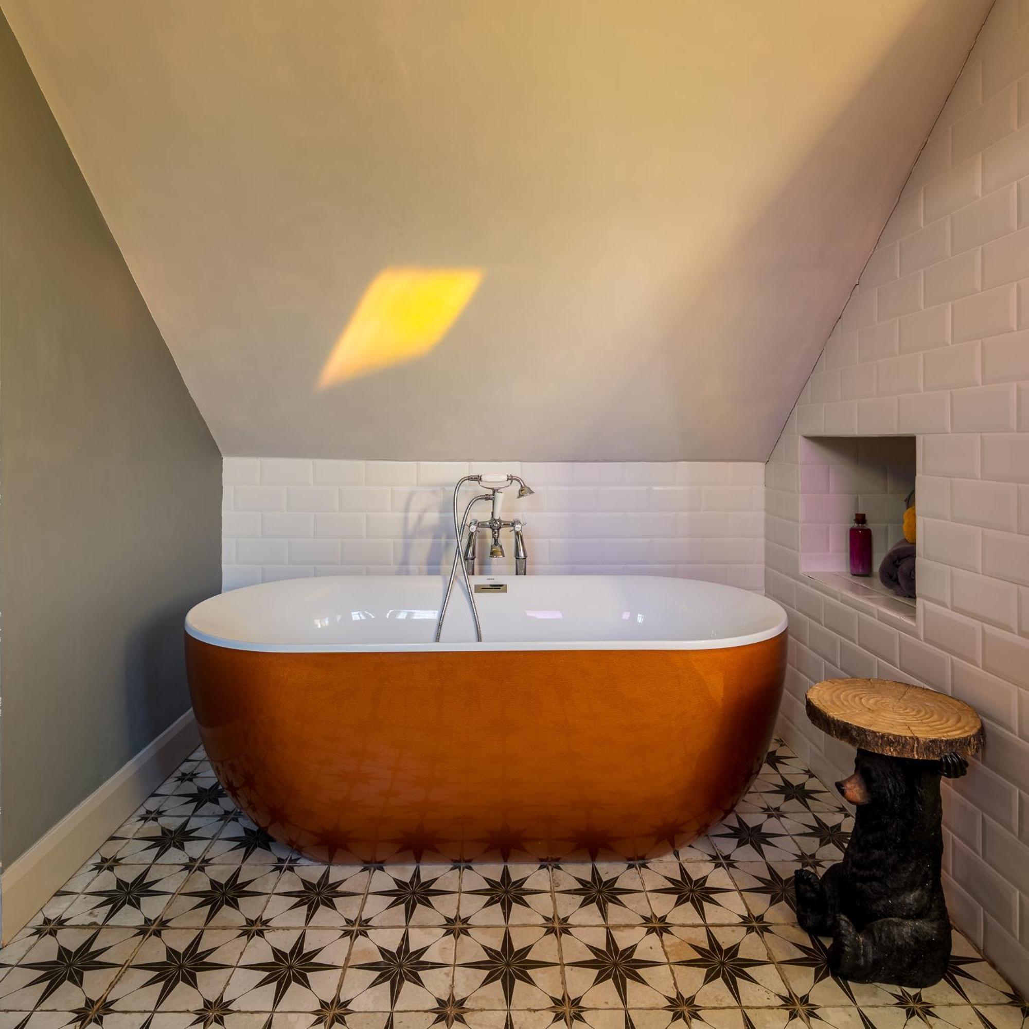 Deluxe Double Room Bath