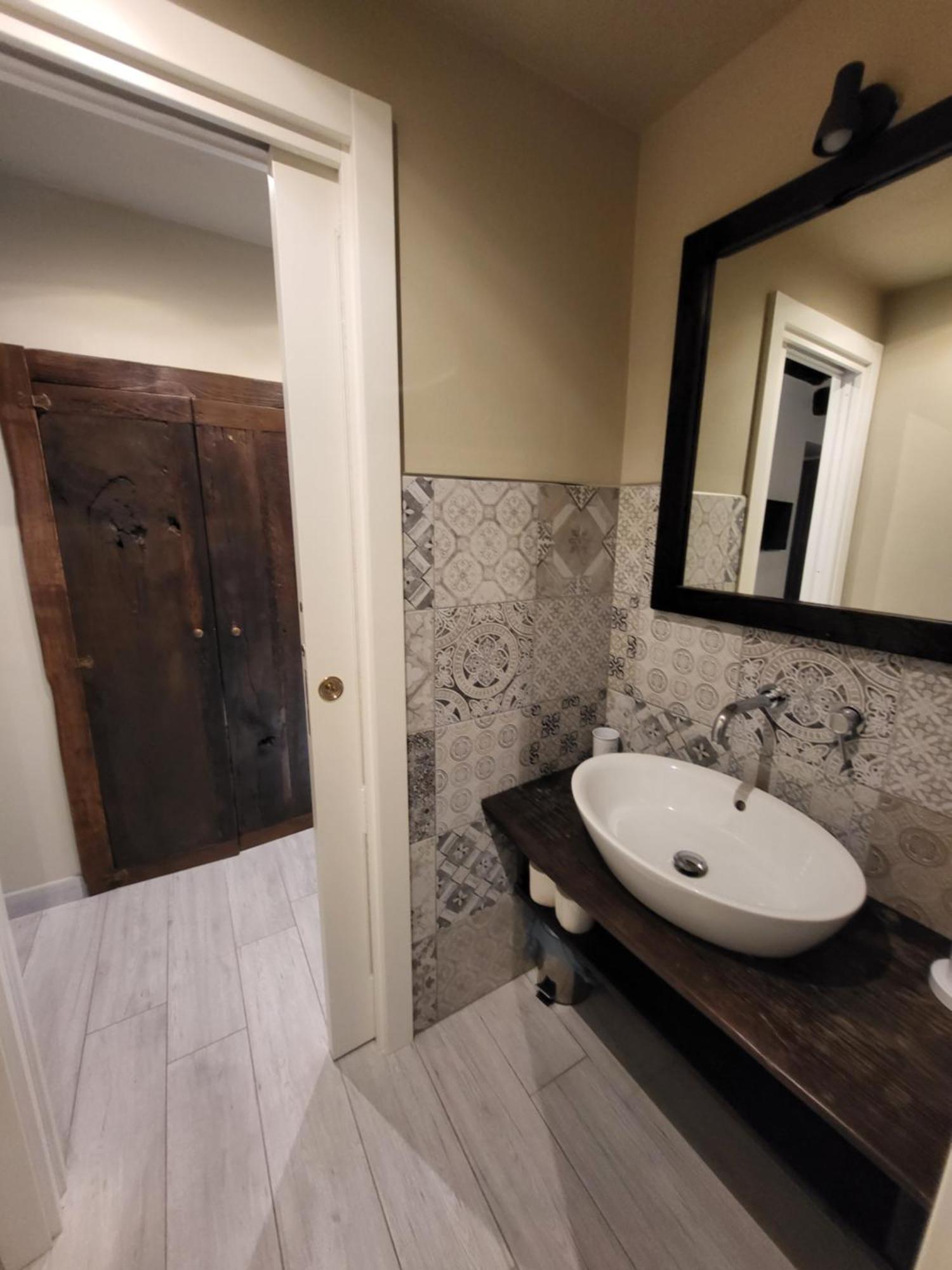 Family Room Private Bathroom