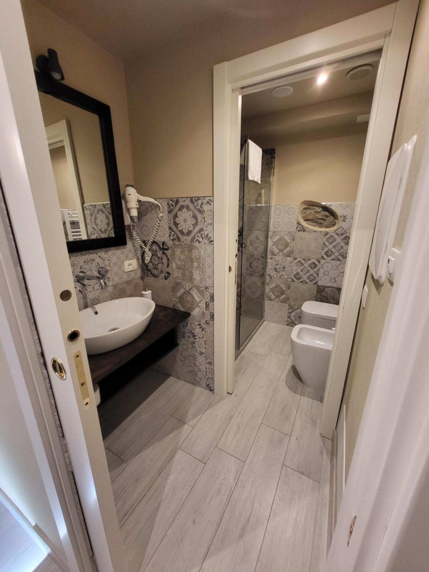 Family Room Private Bathroom