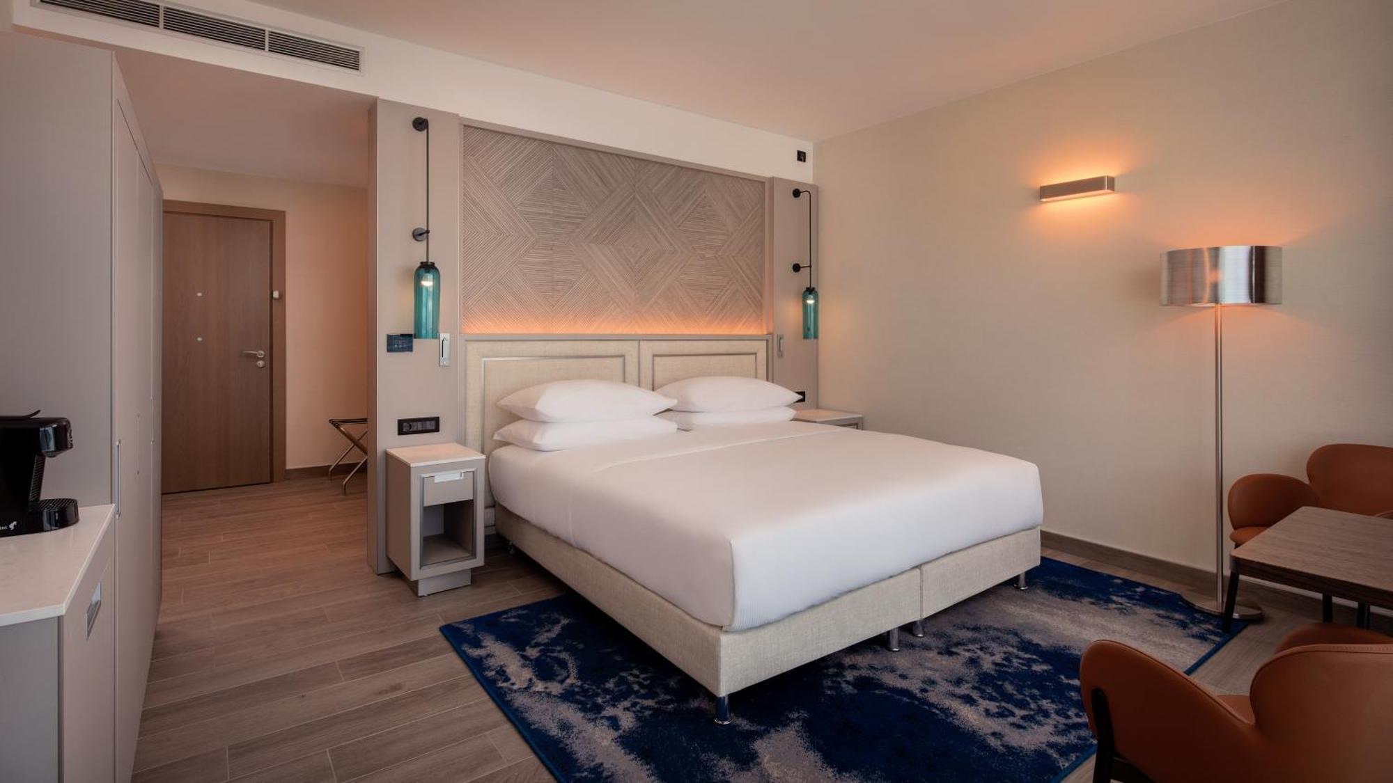 Habitación con cama extragrande y vistas al mar - Adaptada para personas con discapacidad