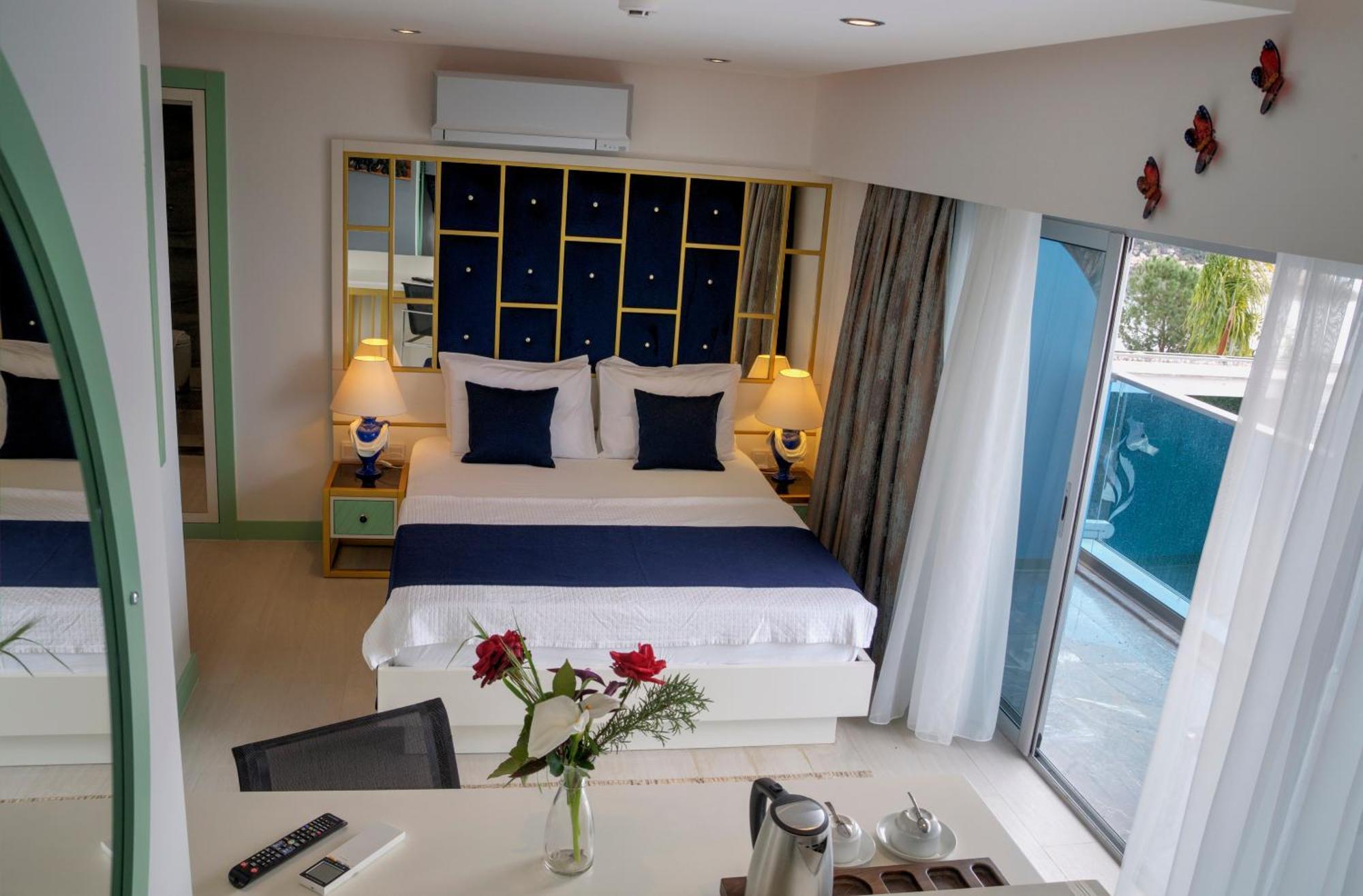 Honeymoon Suite