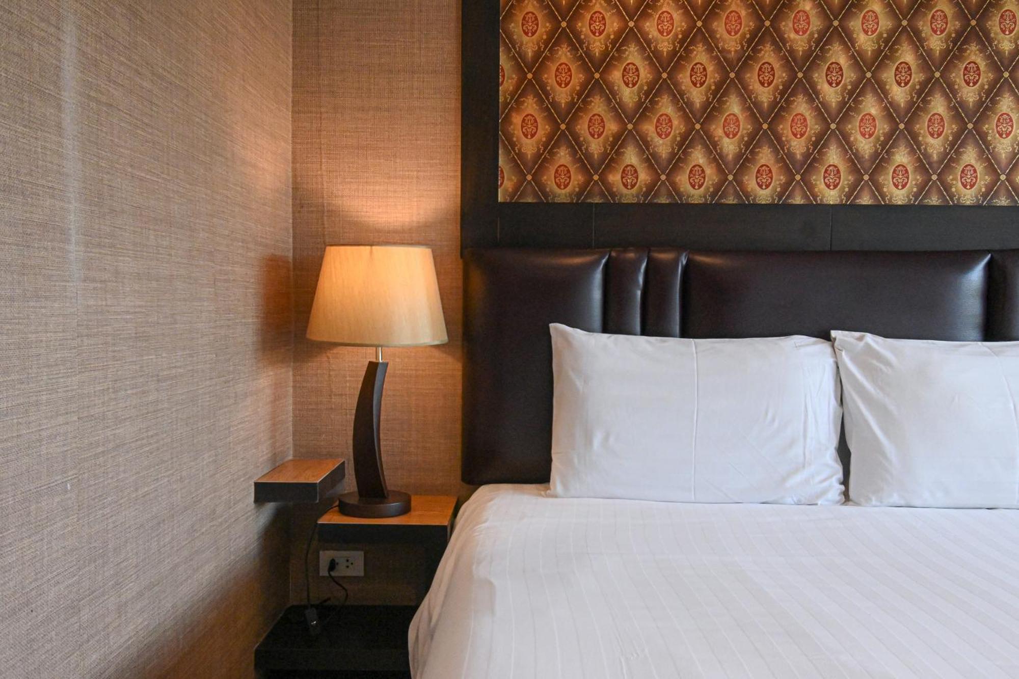 Deluxe Double or Twin Room Pool View