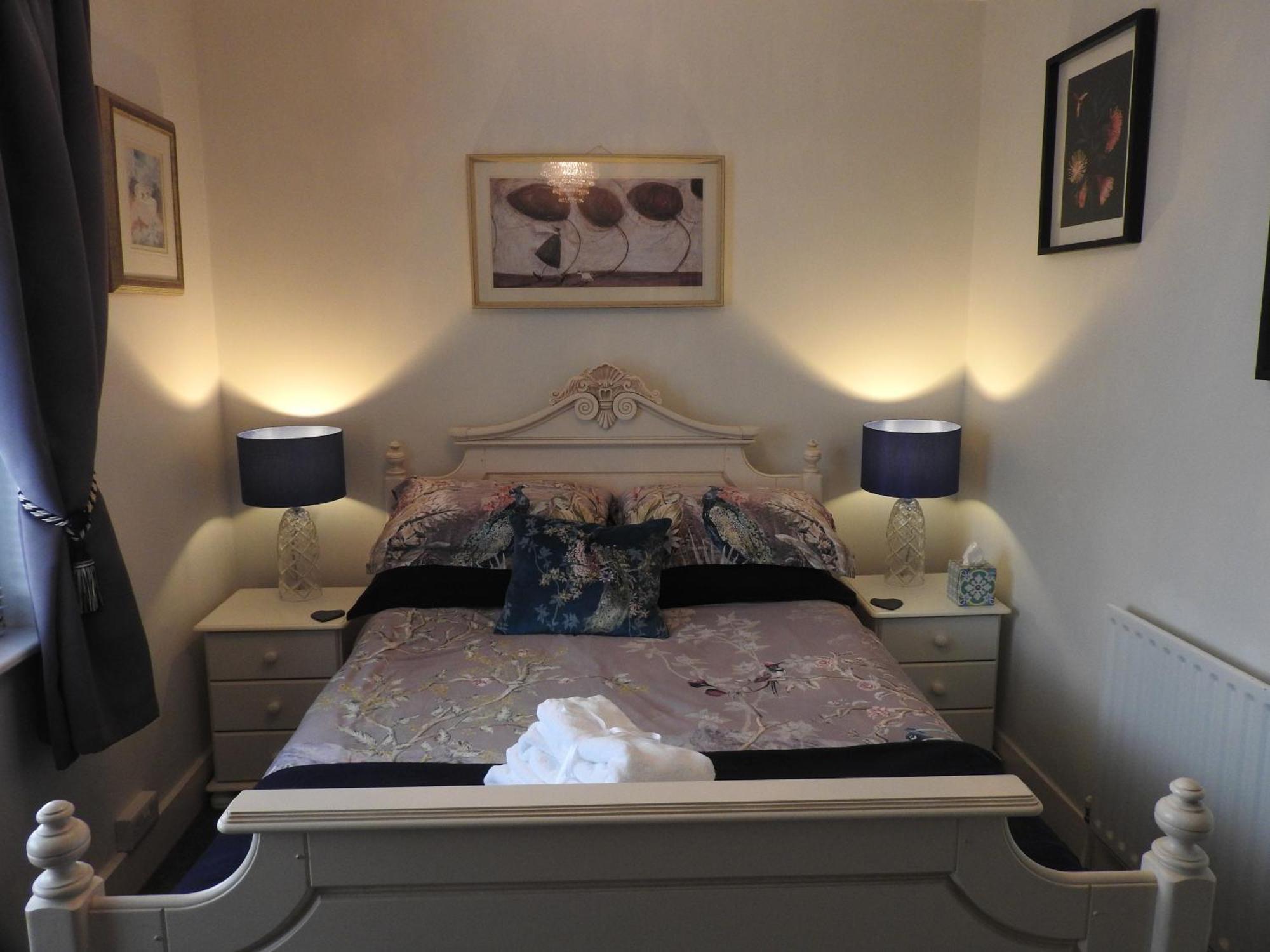 Deluxe Double Room Shower
