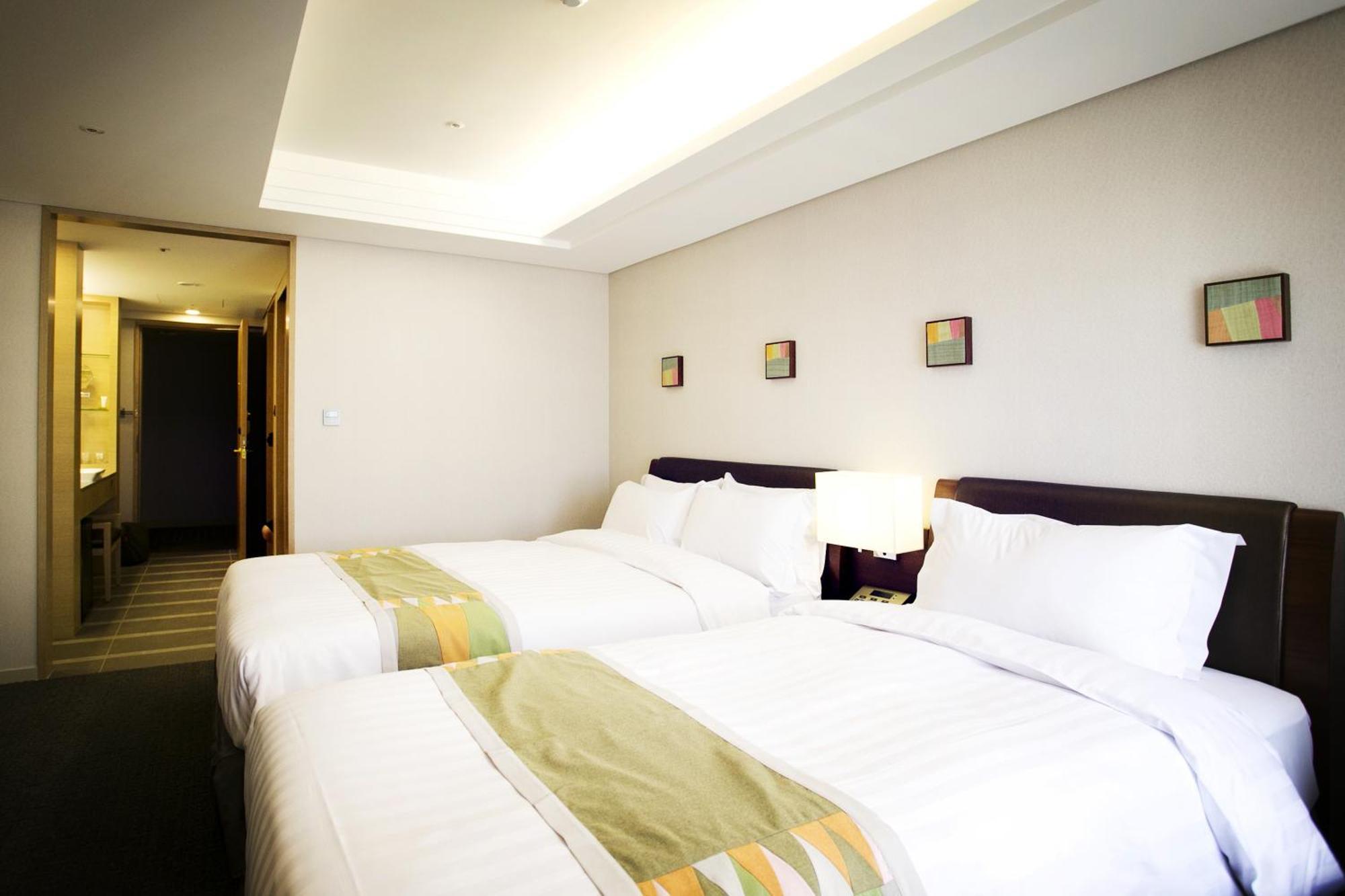 Family Twin Room