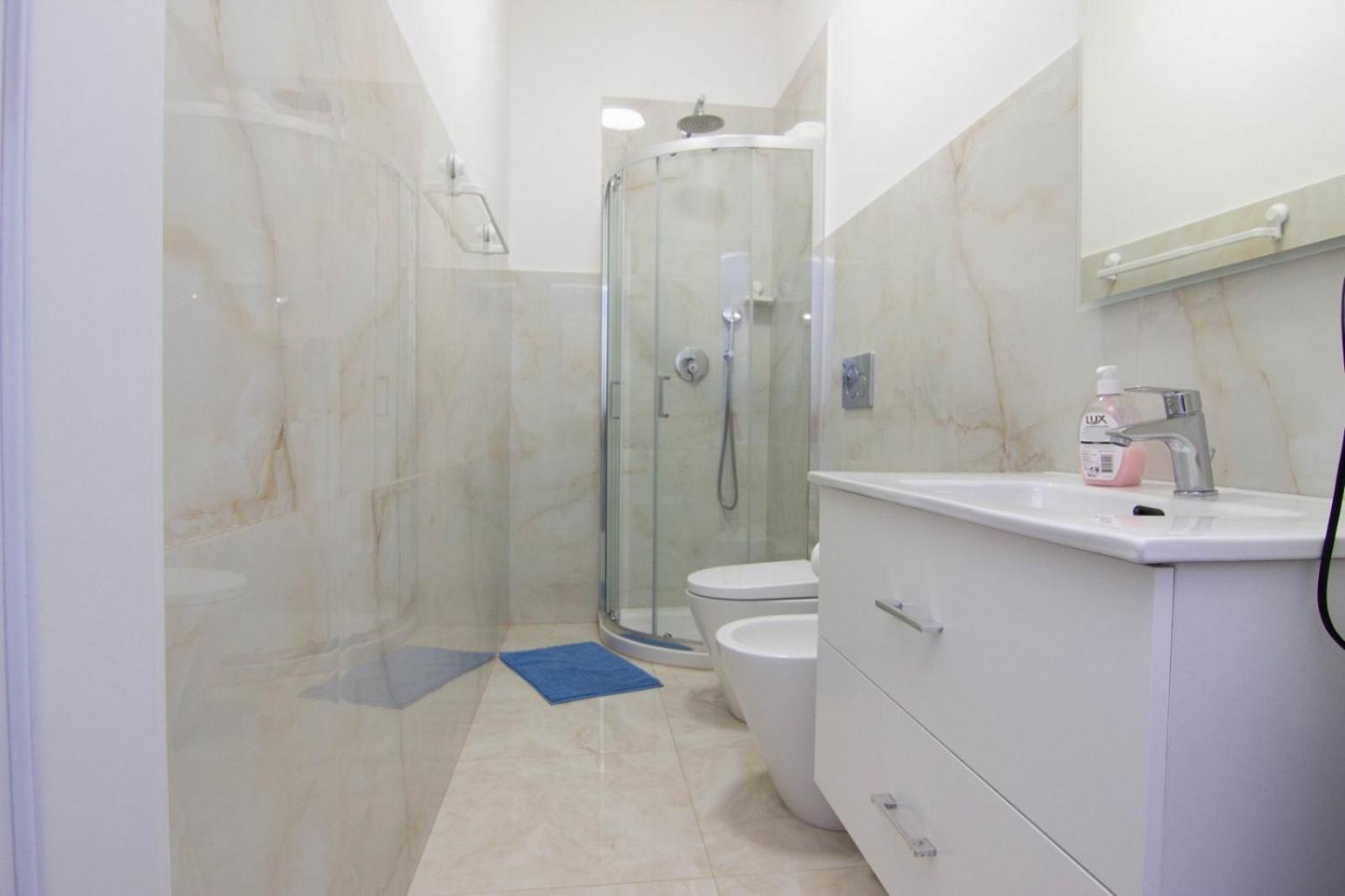 Camera Matrimoniale con Bagno Privato