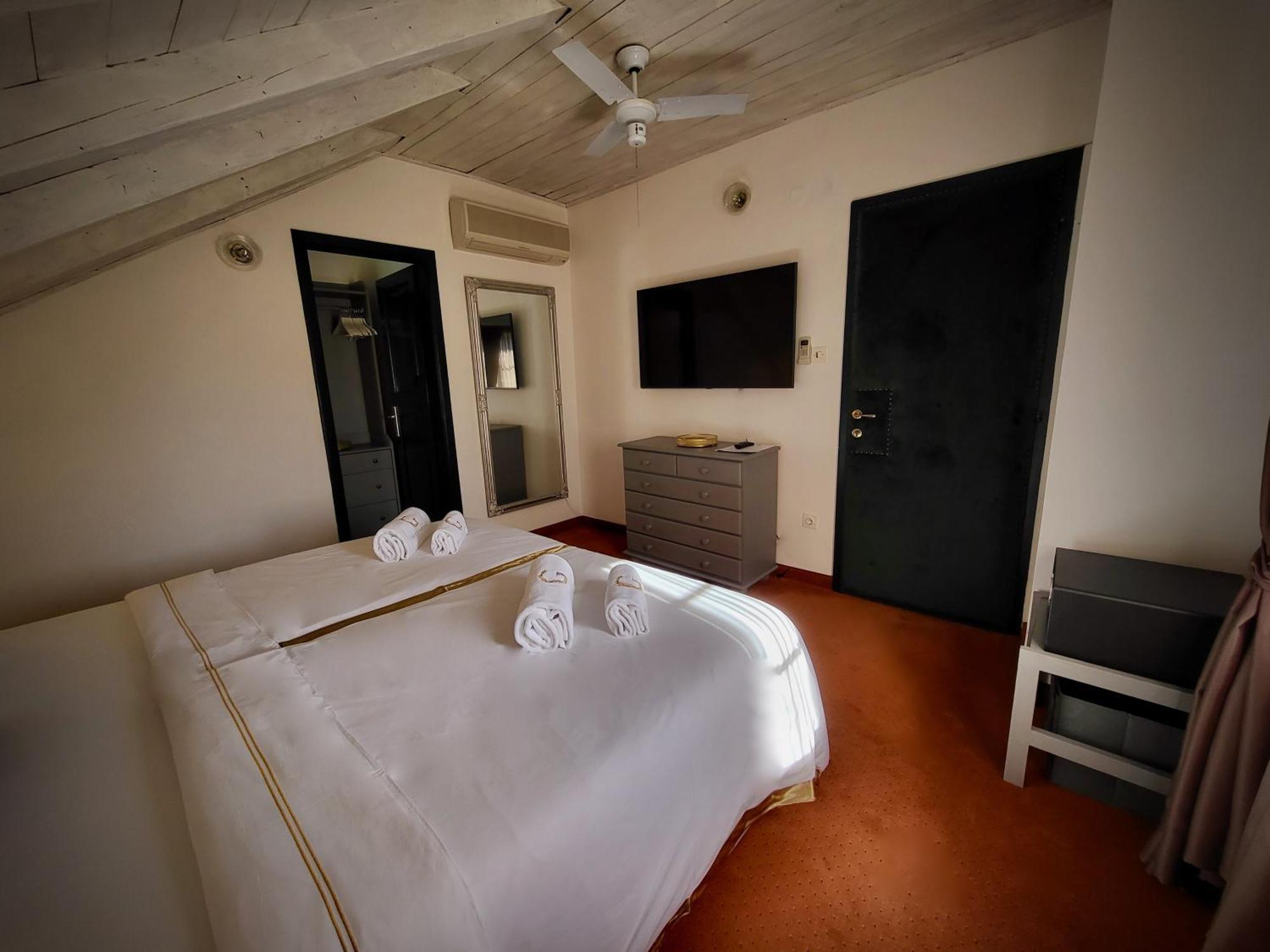 Standard Double Room Attic