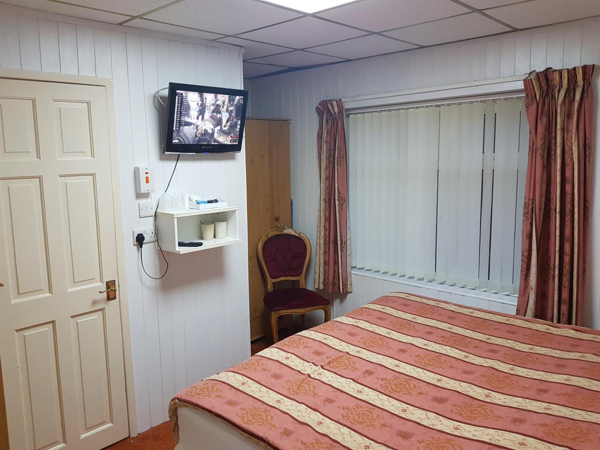 Double Room Private Bathroom