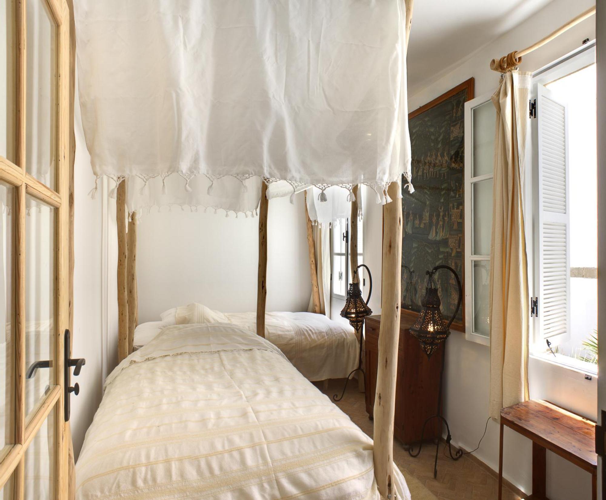 Twin Room Bathroom