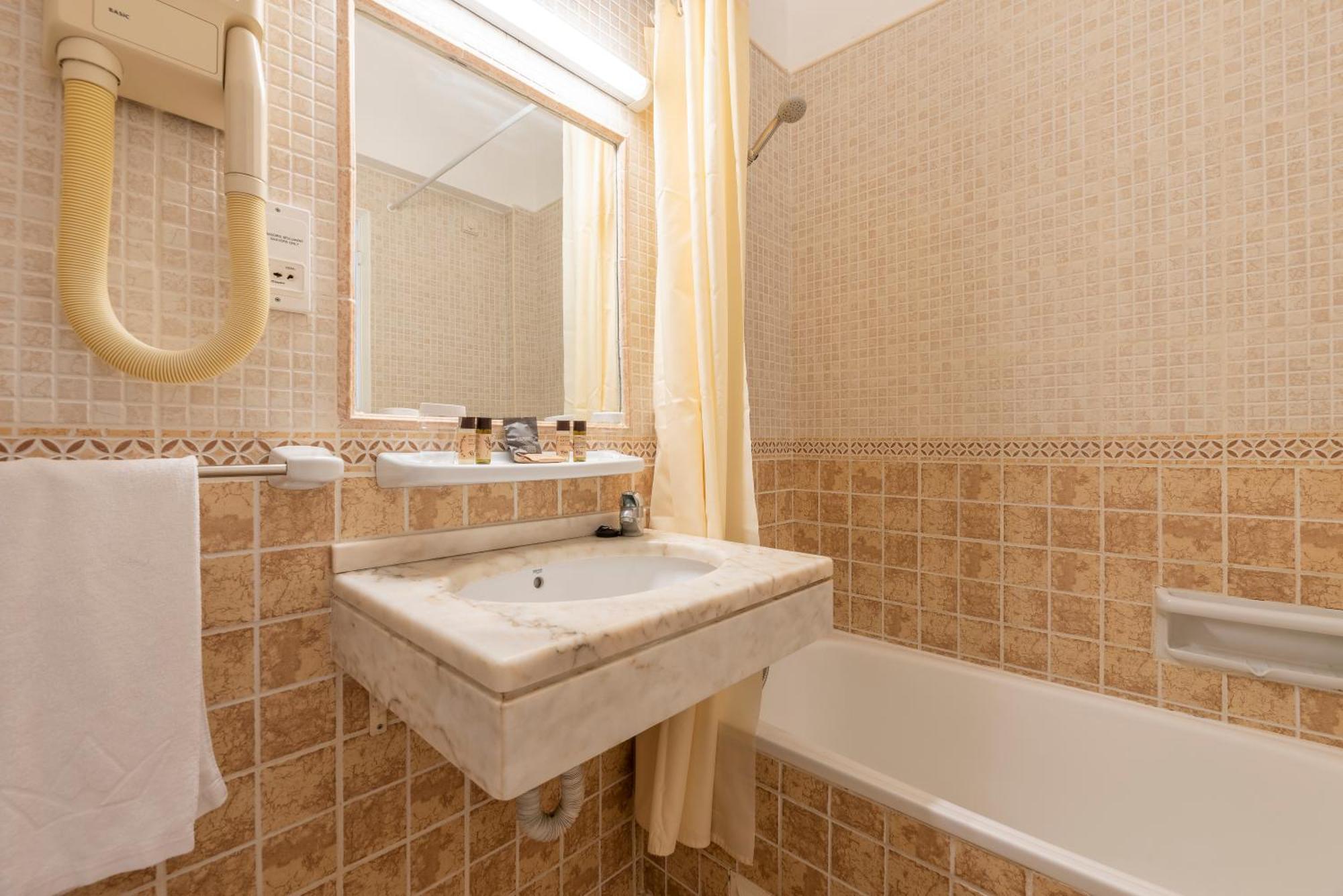 Standard Double or Twin Room Balcony