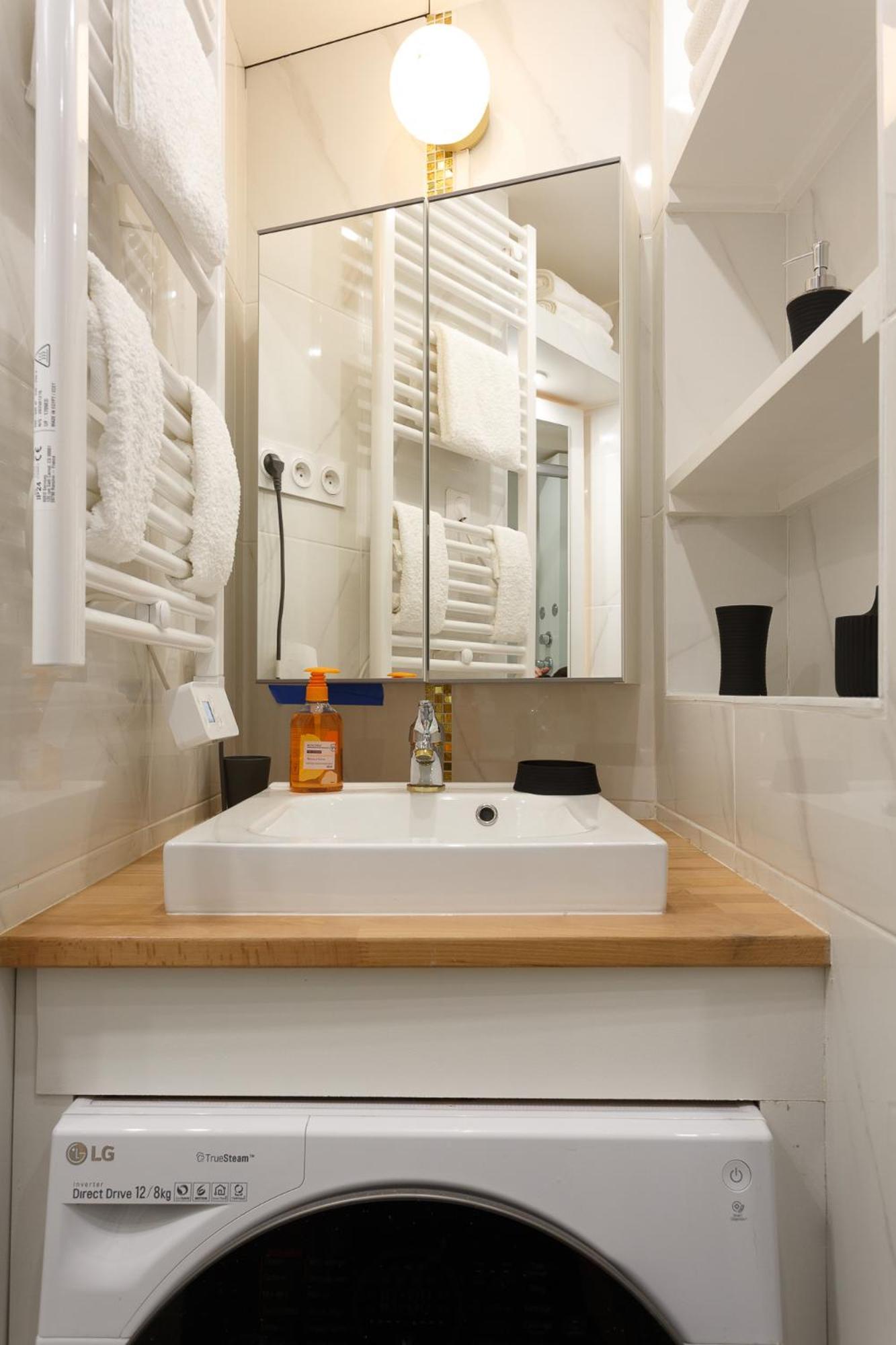 Deluxe Apartment