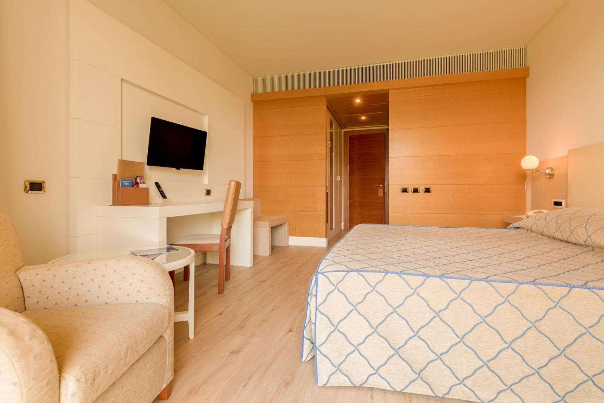 Double Room Pool View