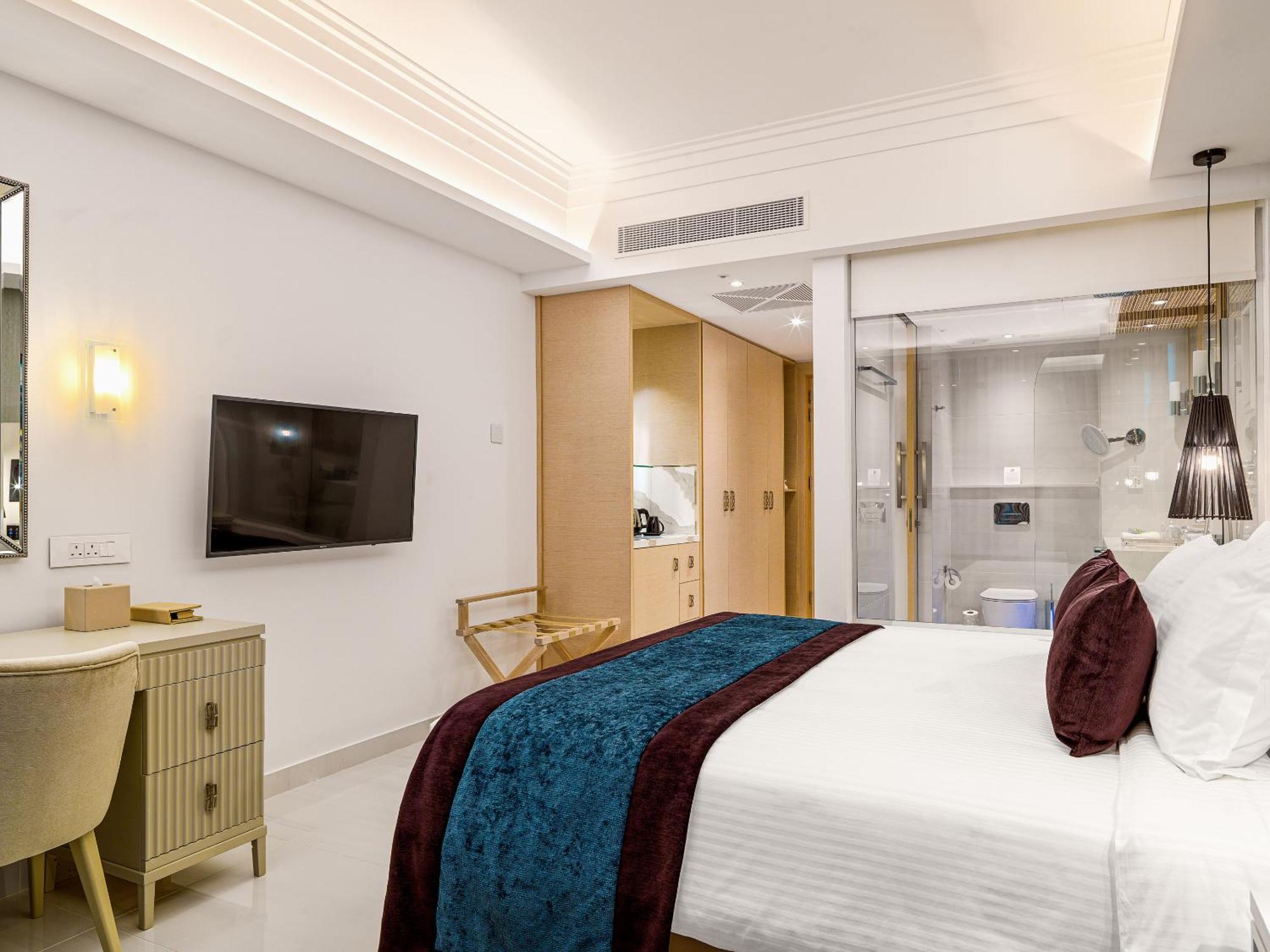 Deluxe Room Inland View