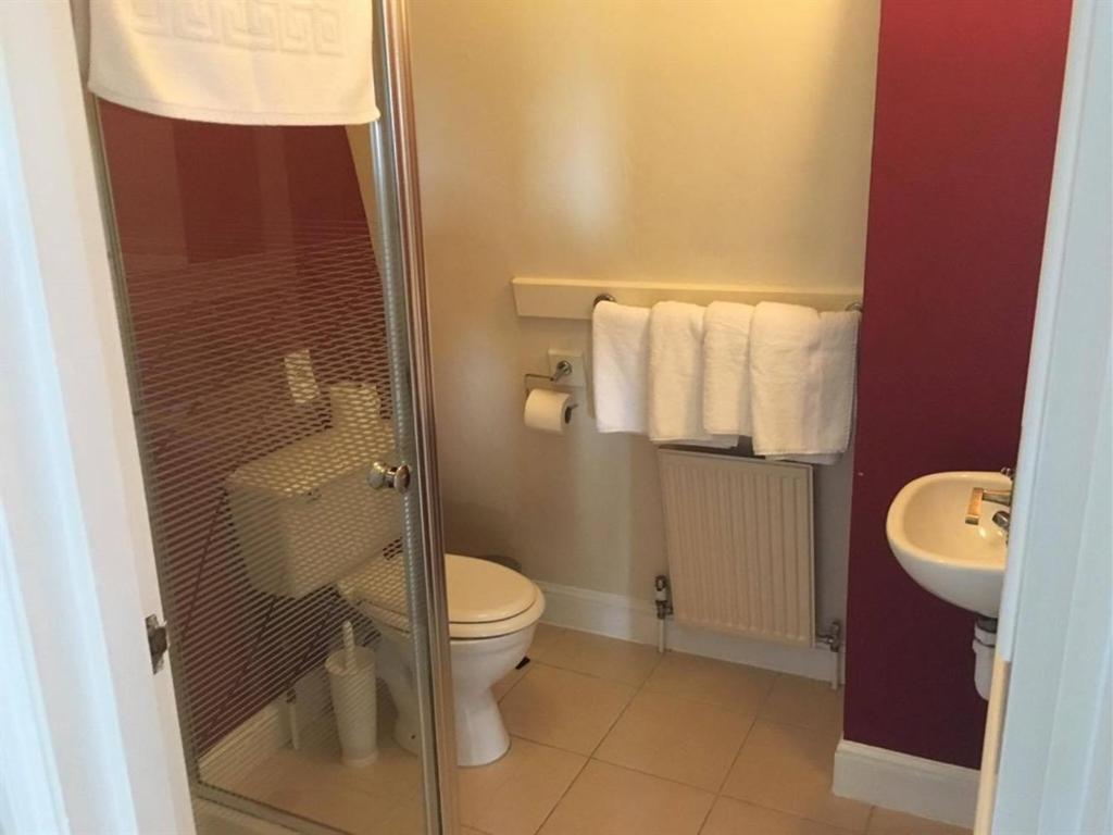Quadruple Room Shower