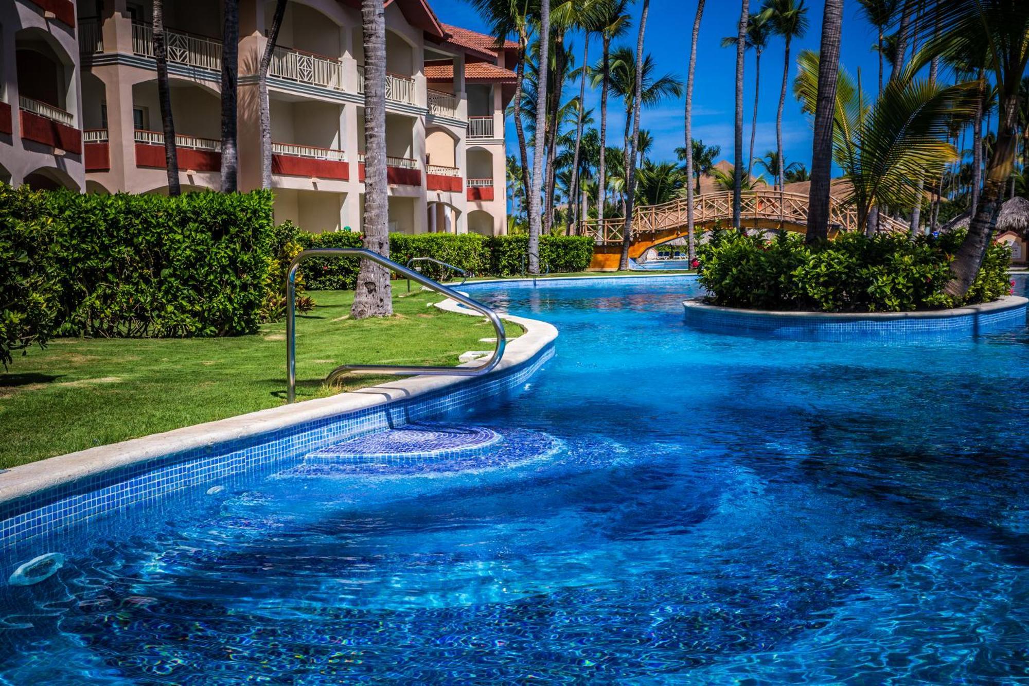 Suíte Júnior Majestic com Acesso Direto à Piscina - WiFi Gratuito
