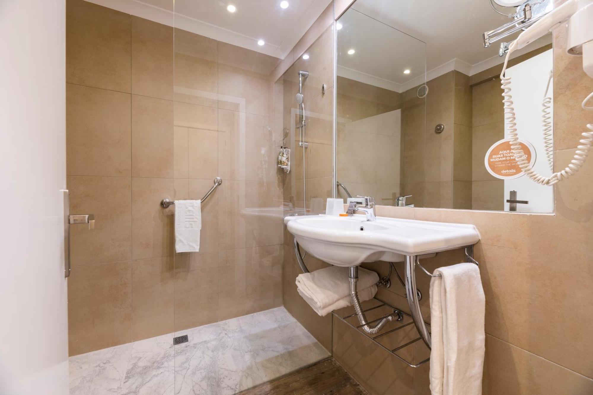 Habitación Doble Clásica con balcón - 1 o 2 camas