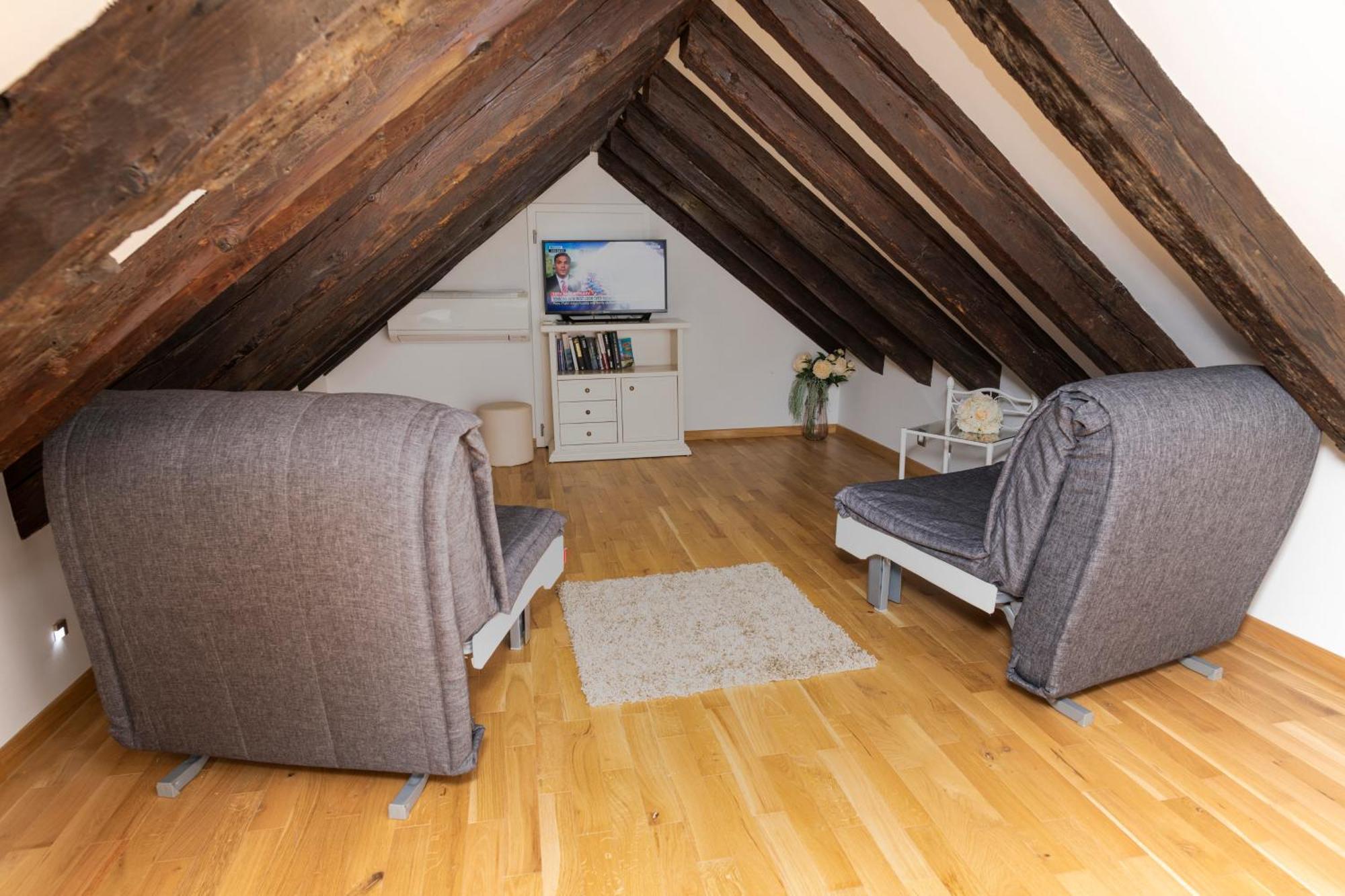 Deluxe Family Room