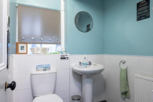 Single Room Private External Bathroom