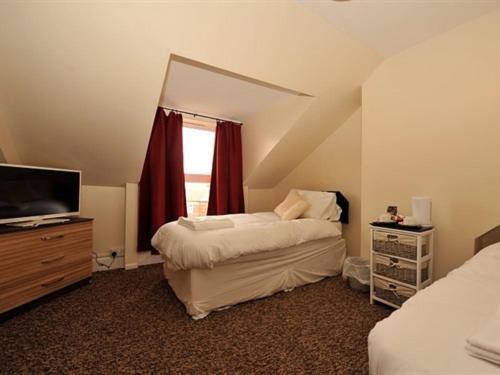 Twin Room Private Bathroom