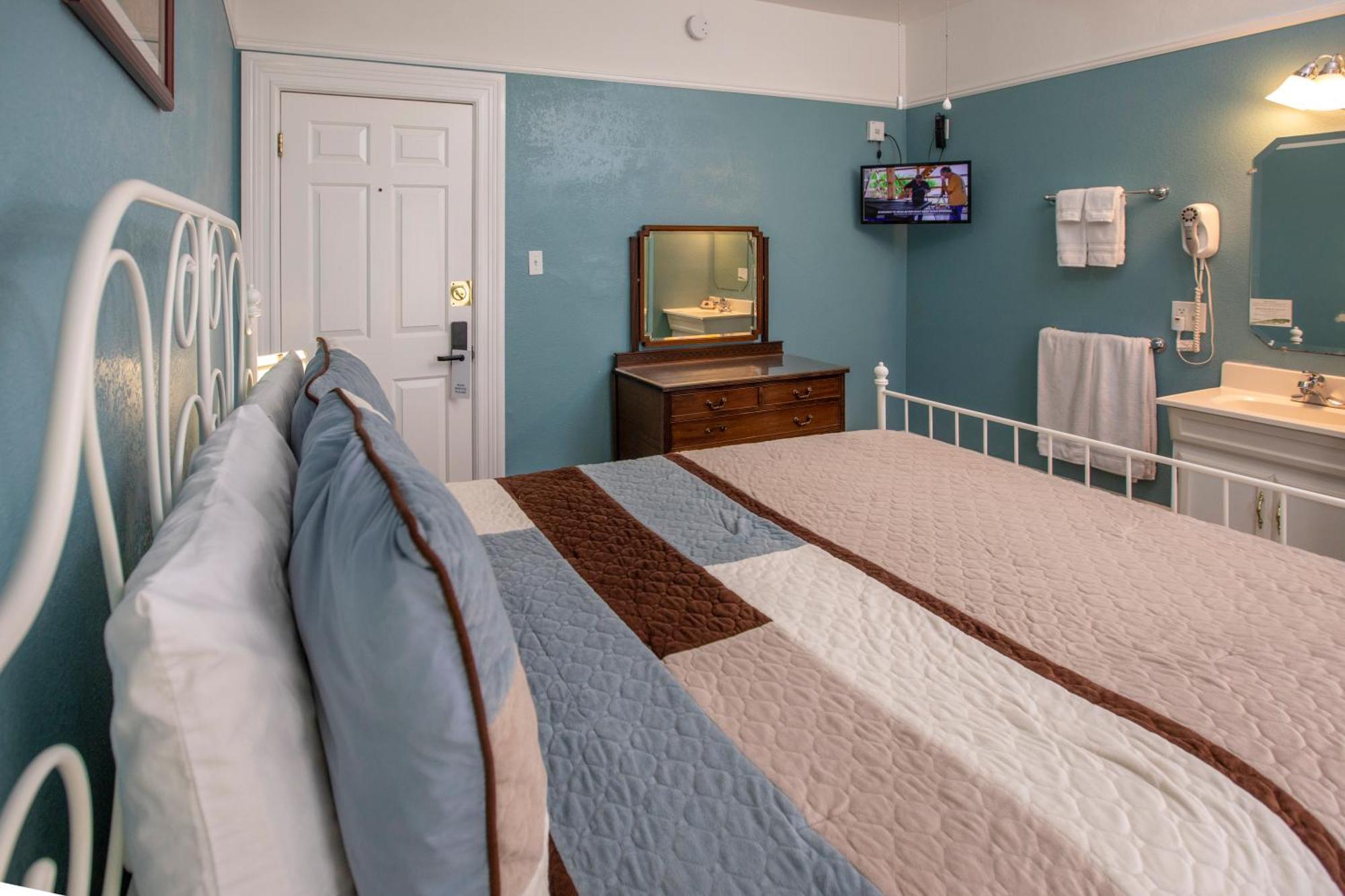 Queen Room